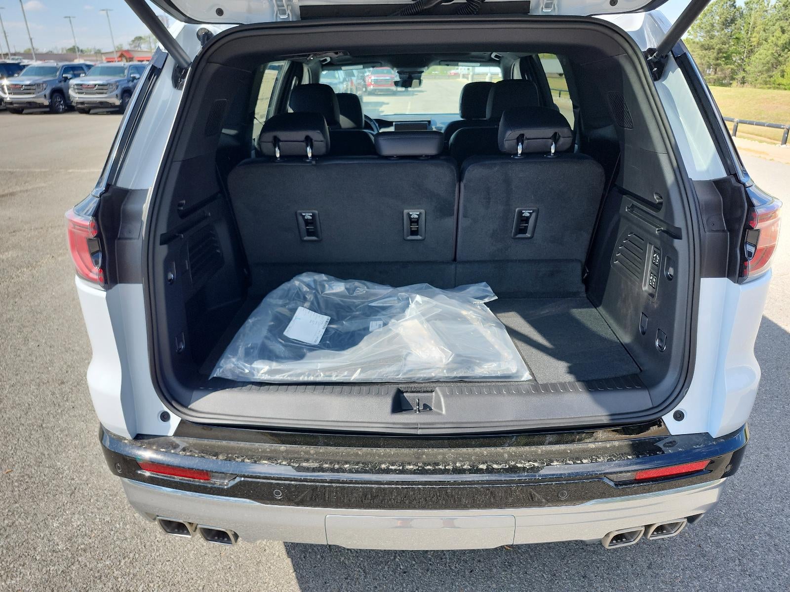 2026 GMC Acadia FWD Denali