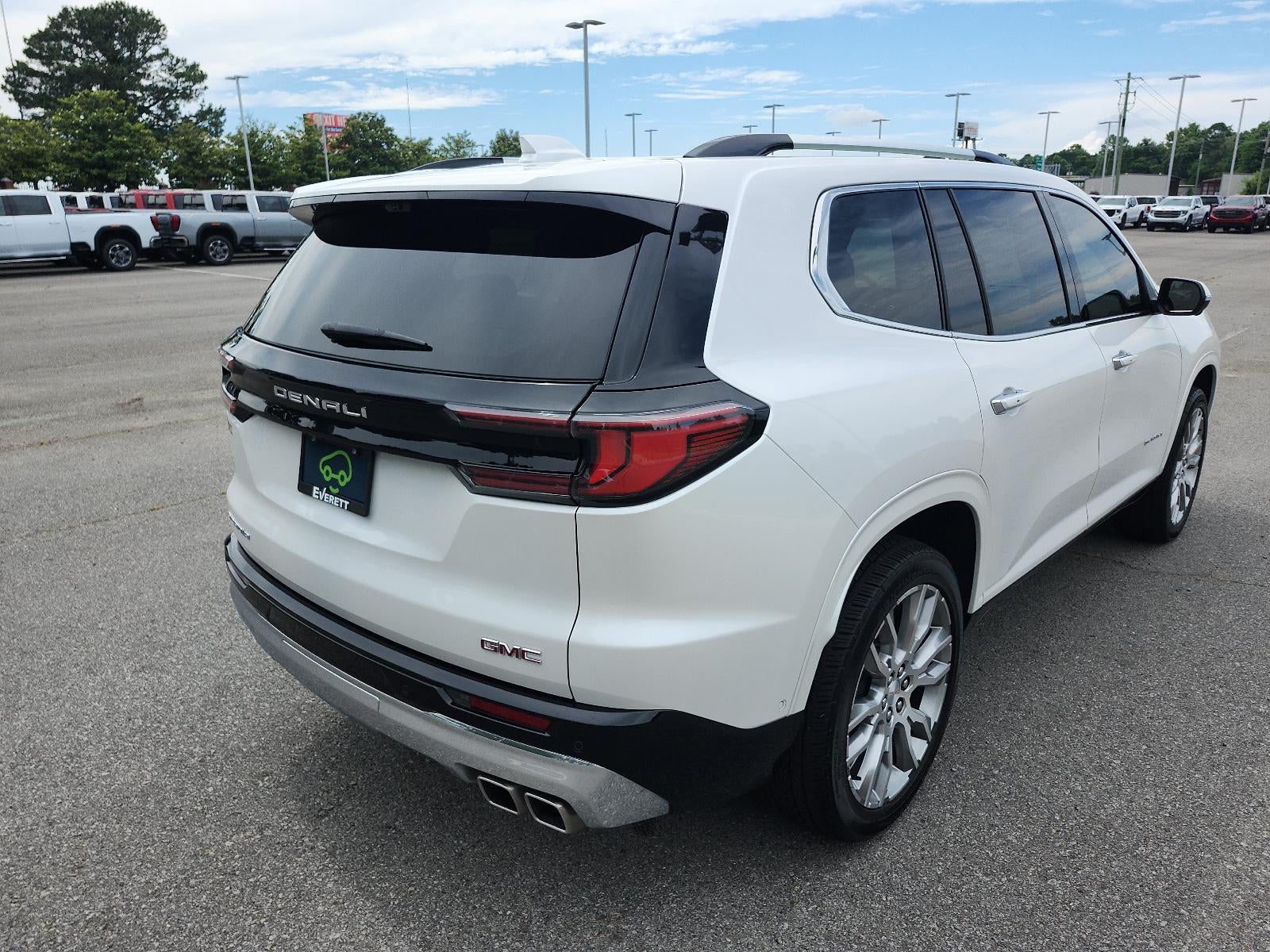 2025 GMC Acadia FWD Denali