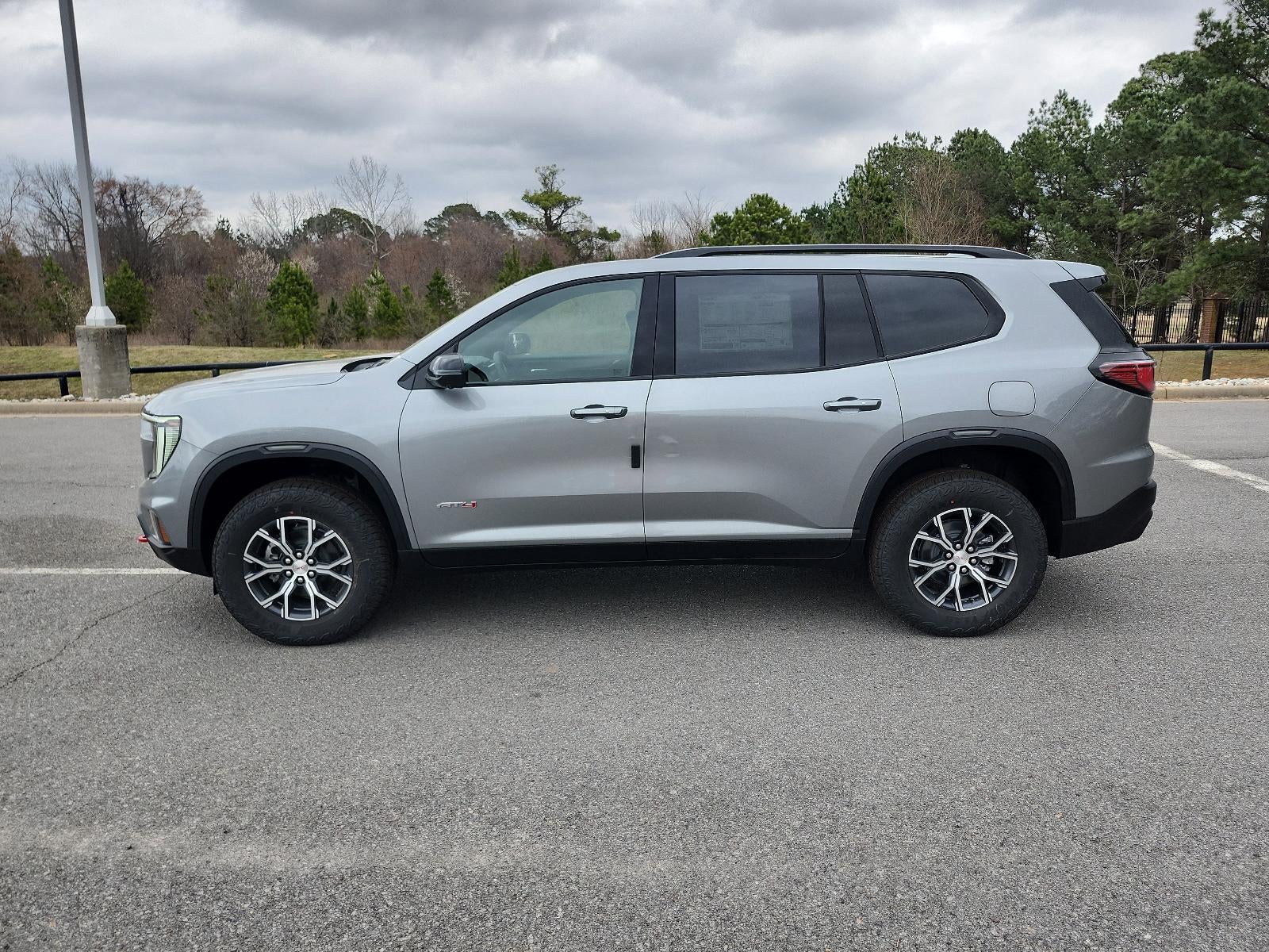 2026 GMC Acadia AWD AT4