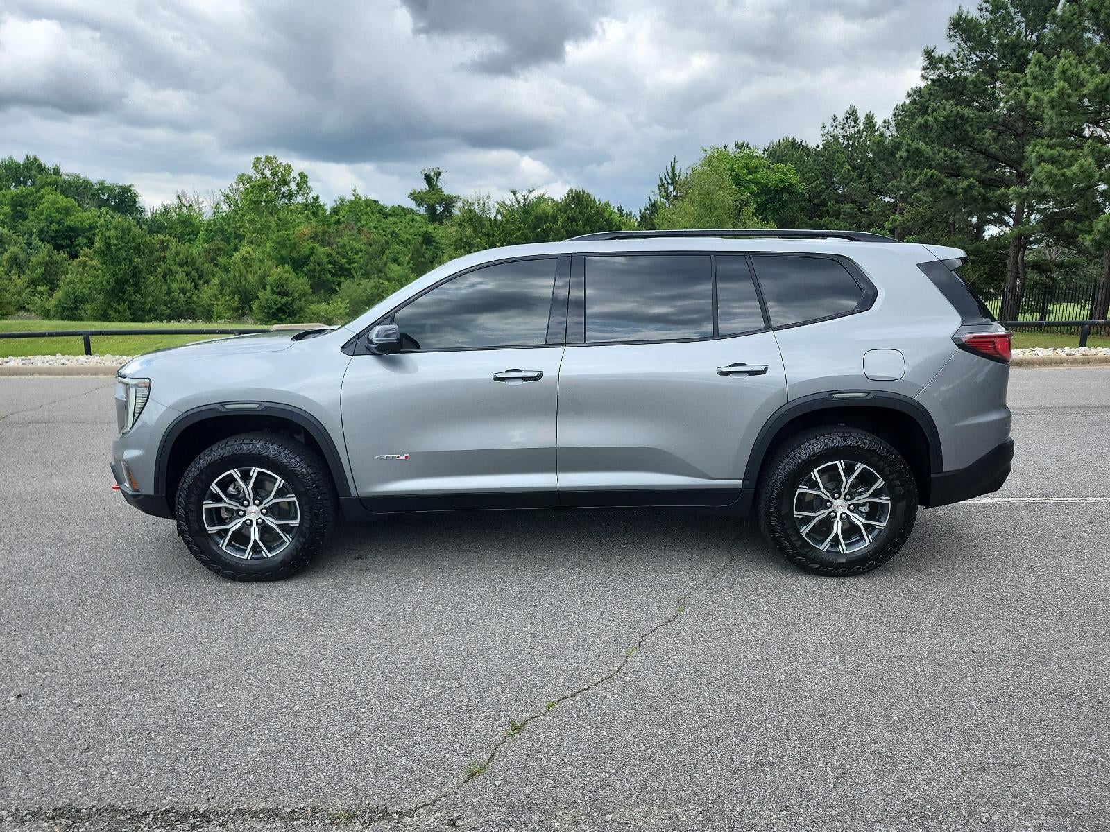 2024 GMC Acadia AWD AT4