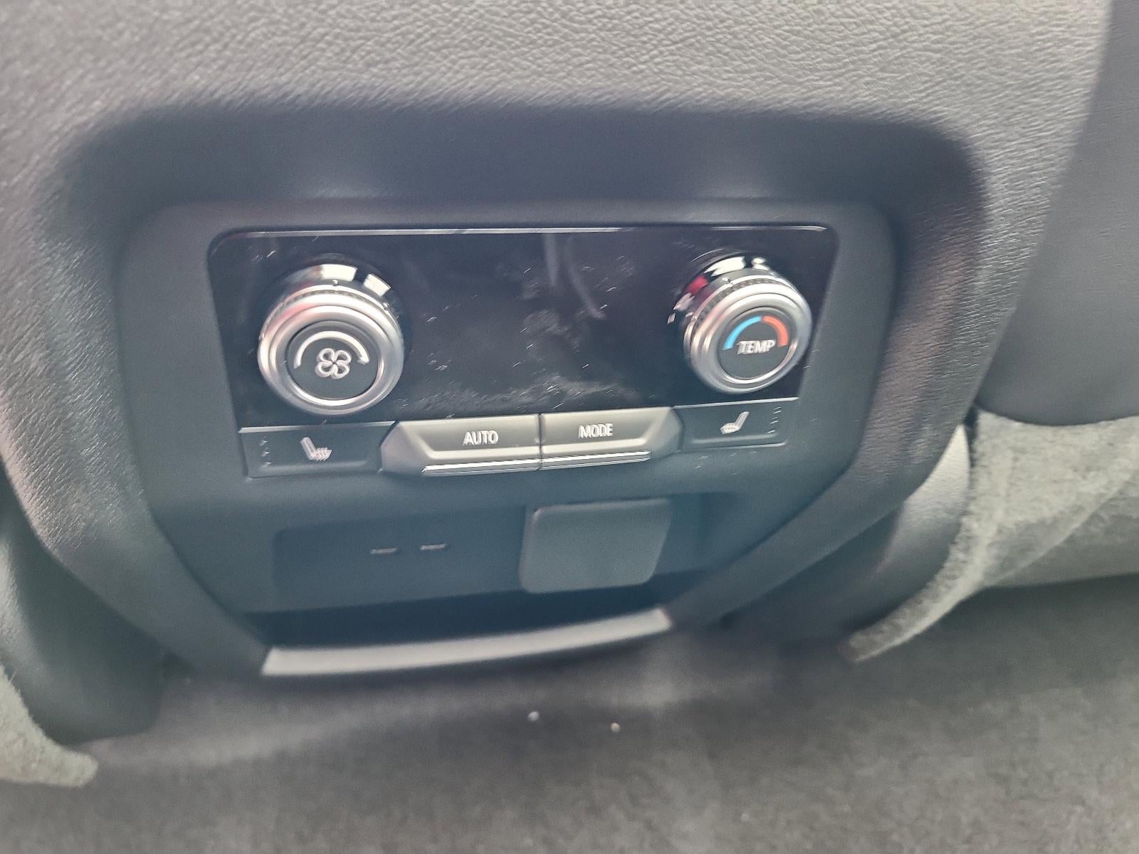 2026 GMC Acadia AWD AT4