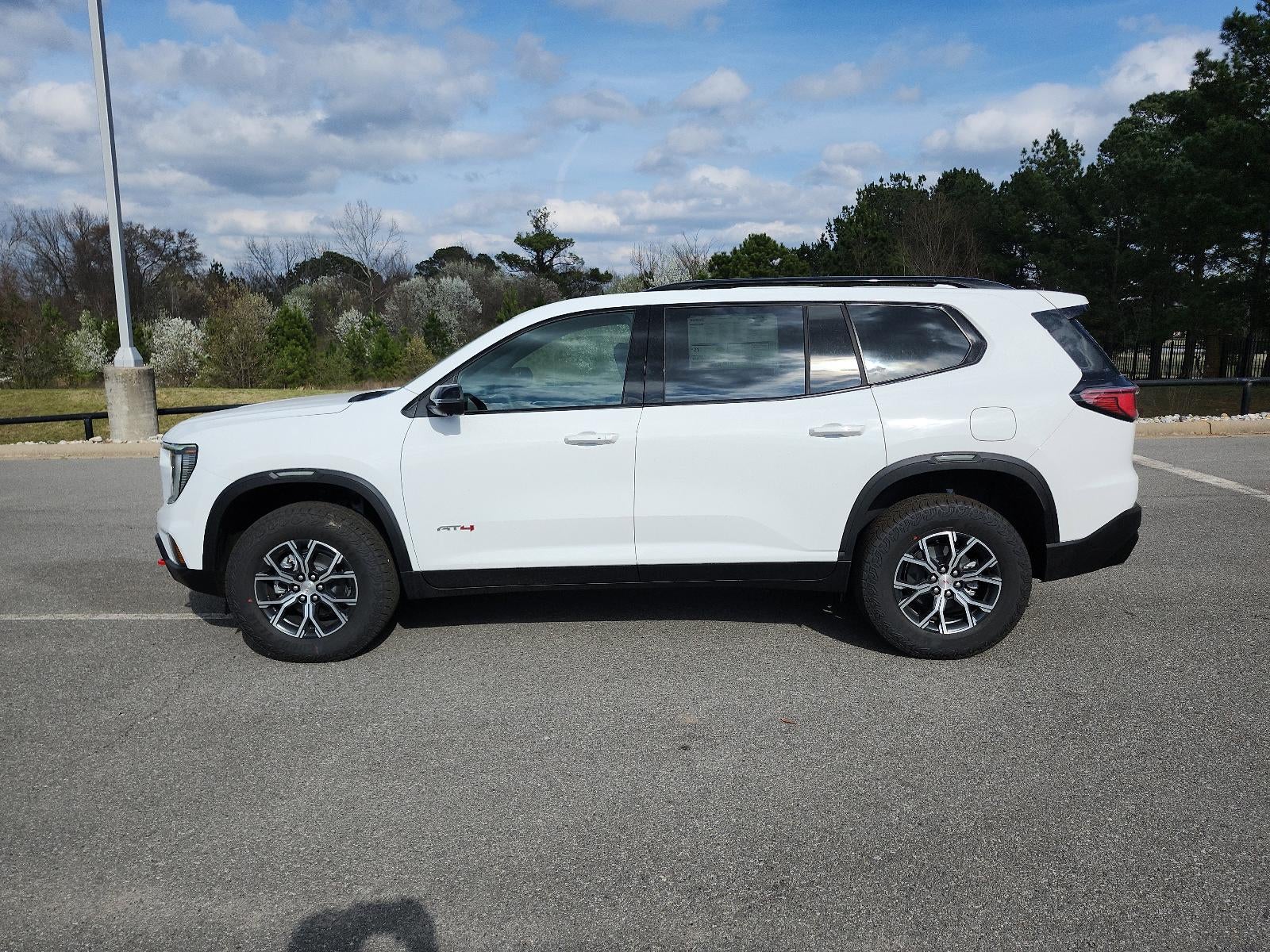 2026 GMC Acadia AWD AT4