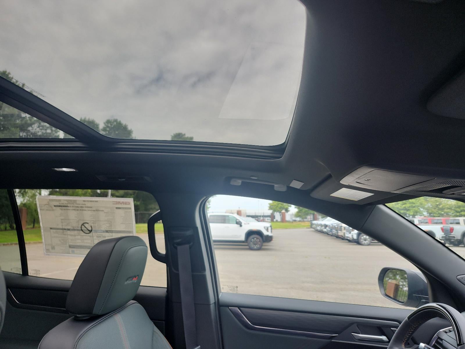 2026 GMC Acadia AWD AT4