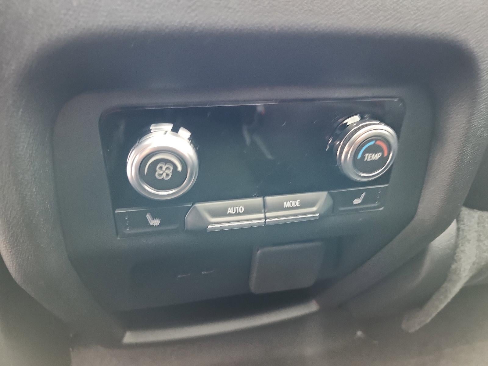 2026 GMC Acadia AWD AT4