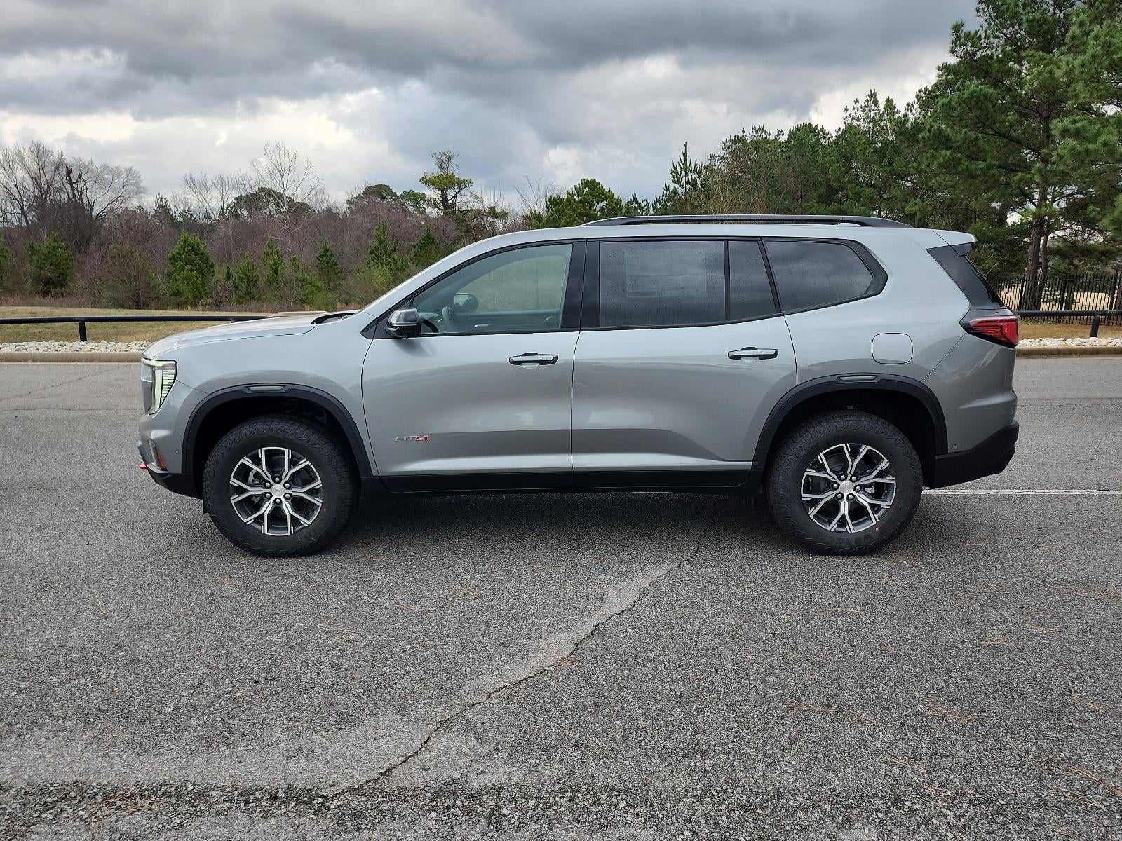 2026 GMC Acadia AWD AT4