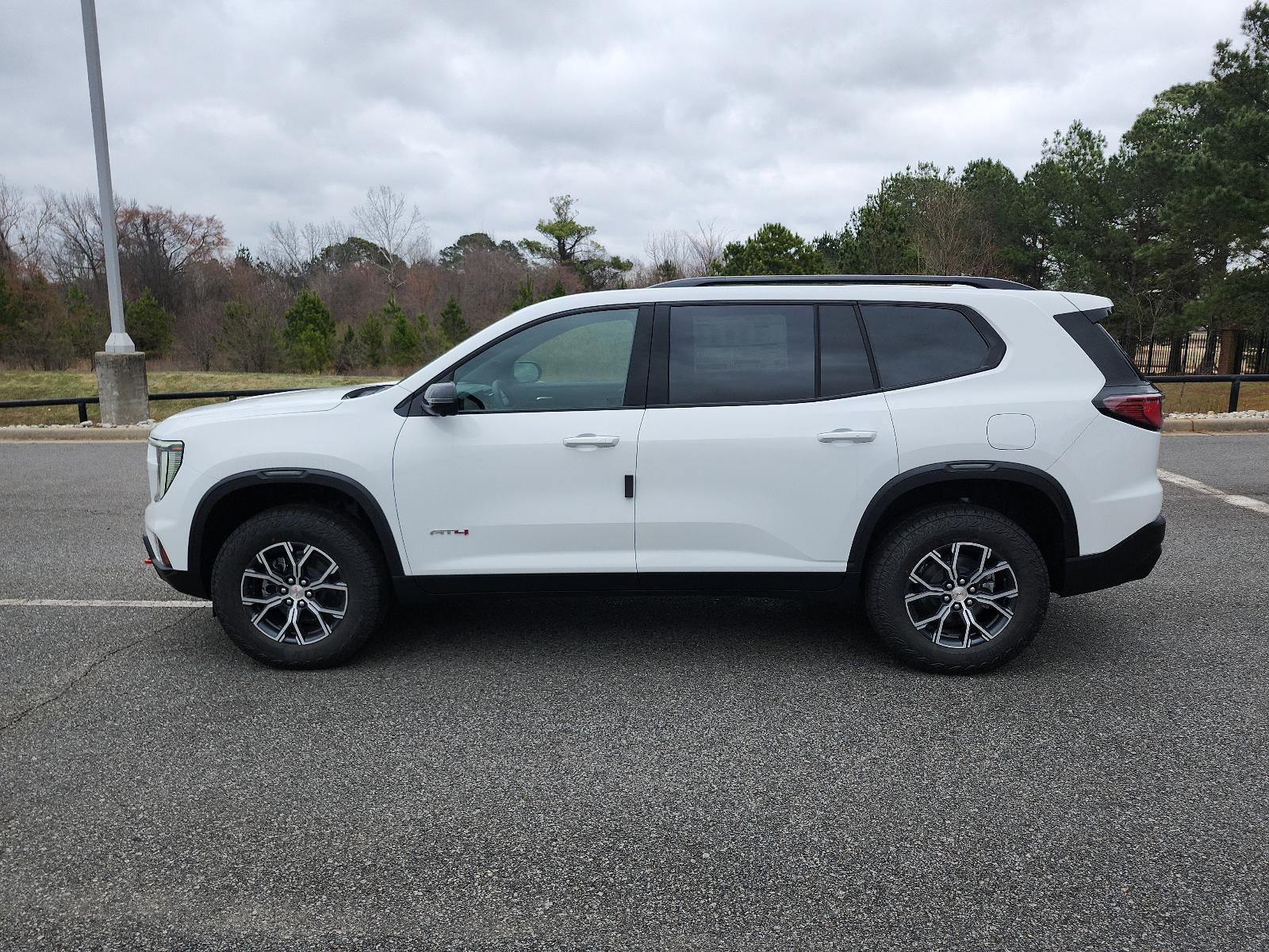 2026 GMC Acadia AWD AT4