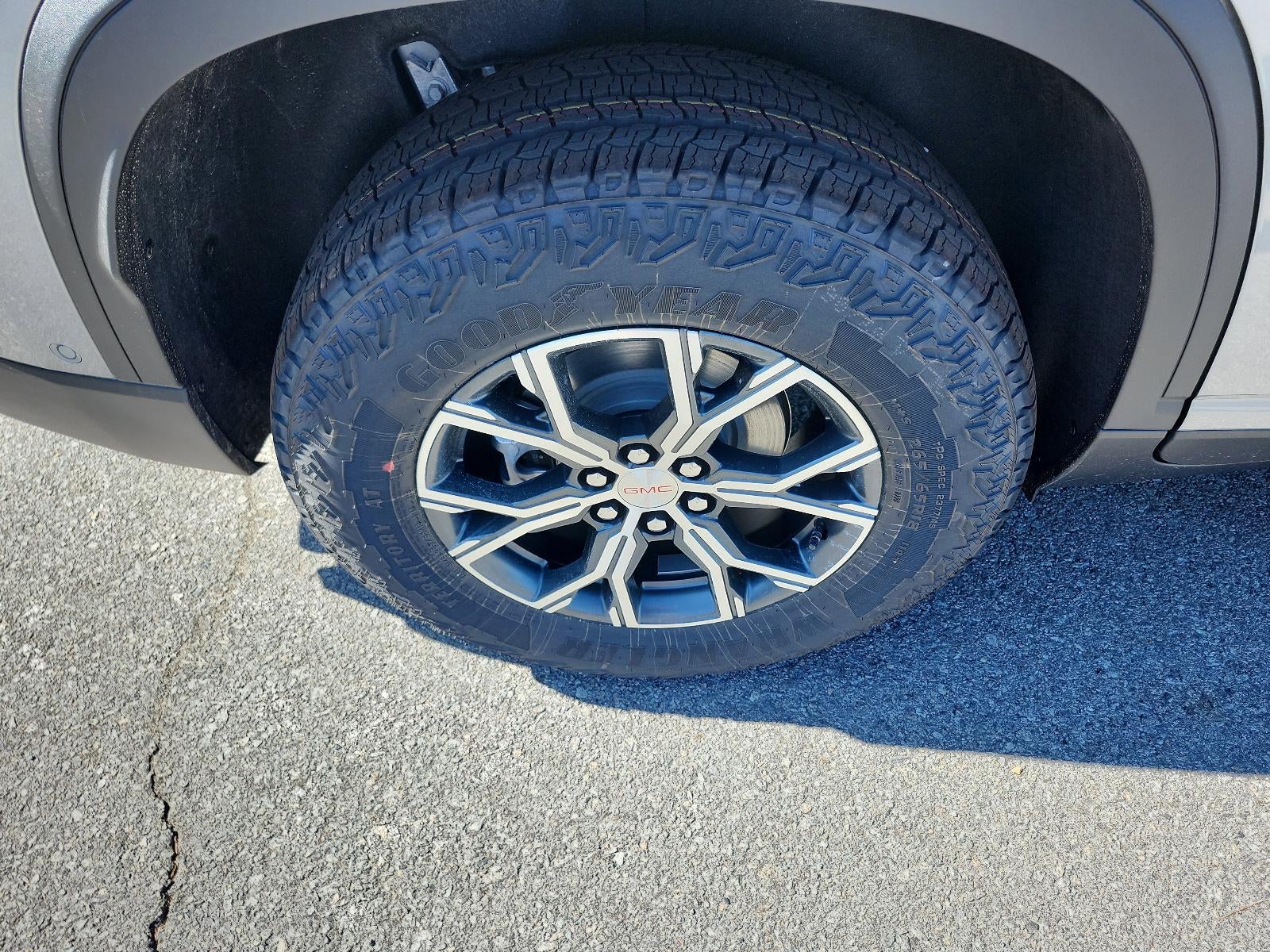 2026 GMC Acadia AWD AT4