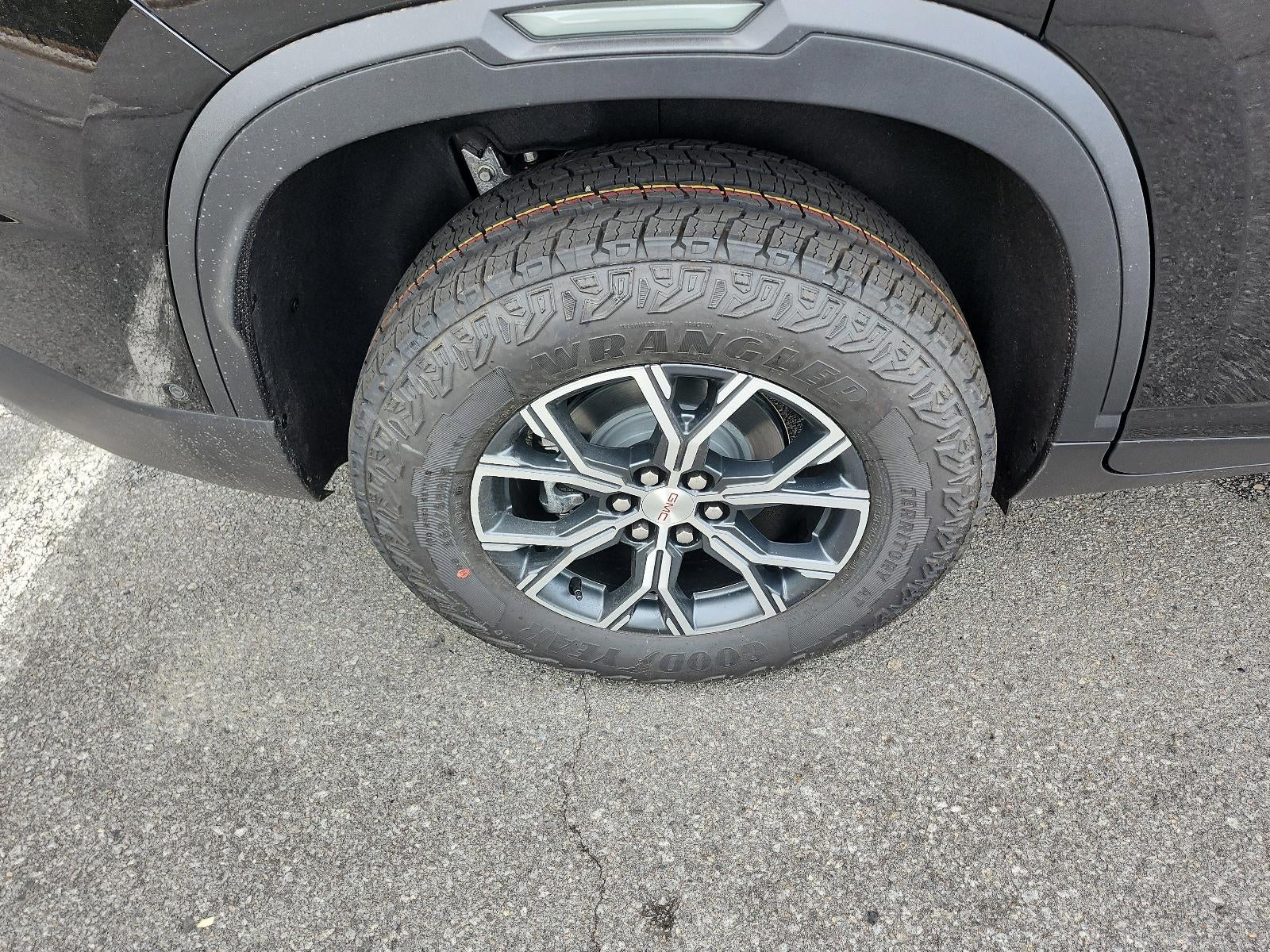 2026 GMC Acadia AWD AT4