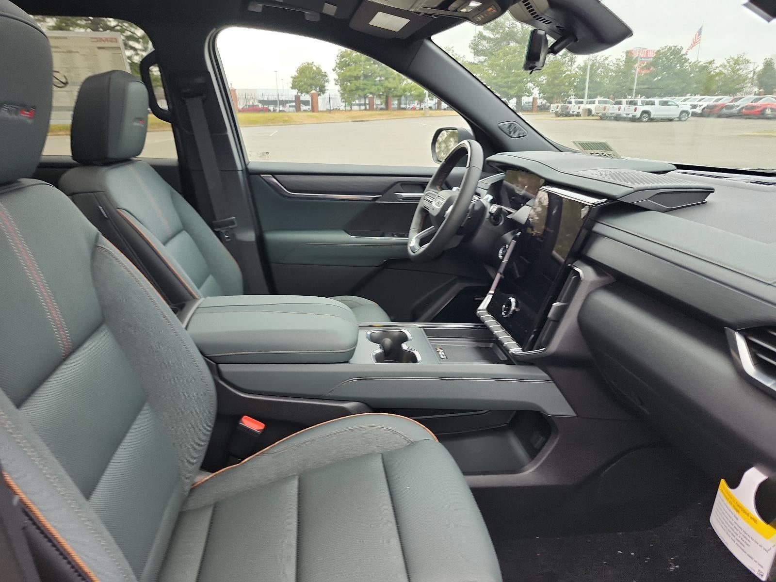 2026 GMC Acadia AWD AT4