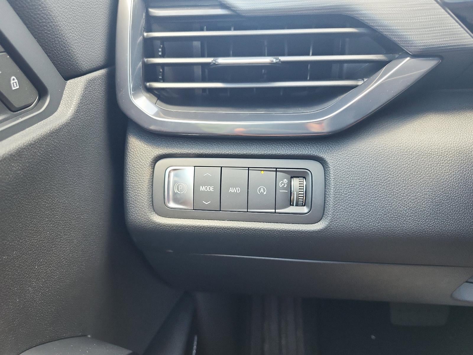 2026 GMC Acadia AWD AT4