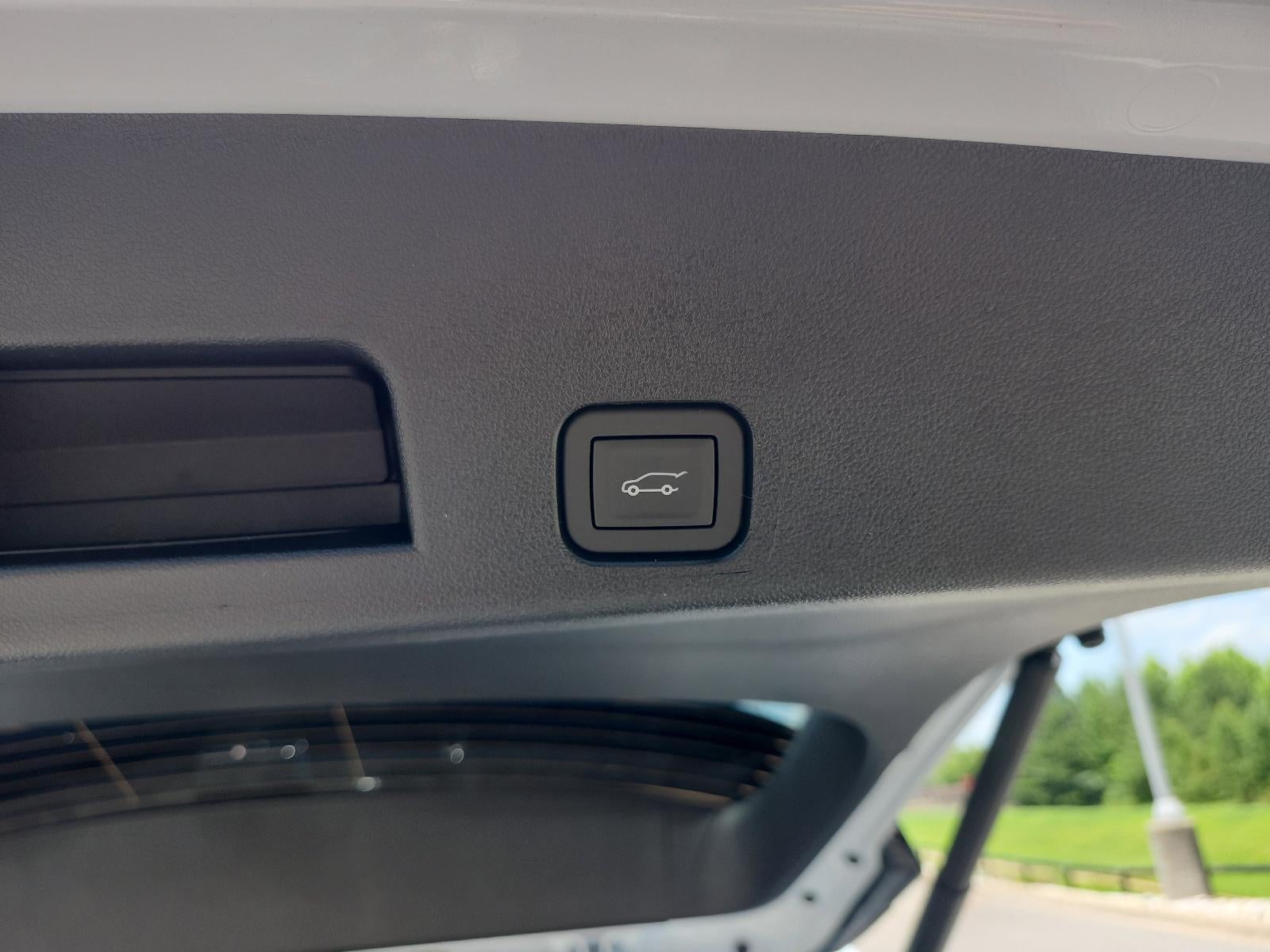2026 GMC Acadia AT4 - Photo 9