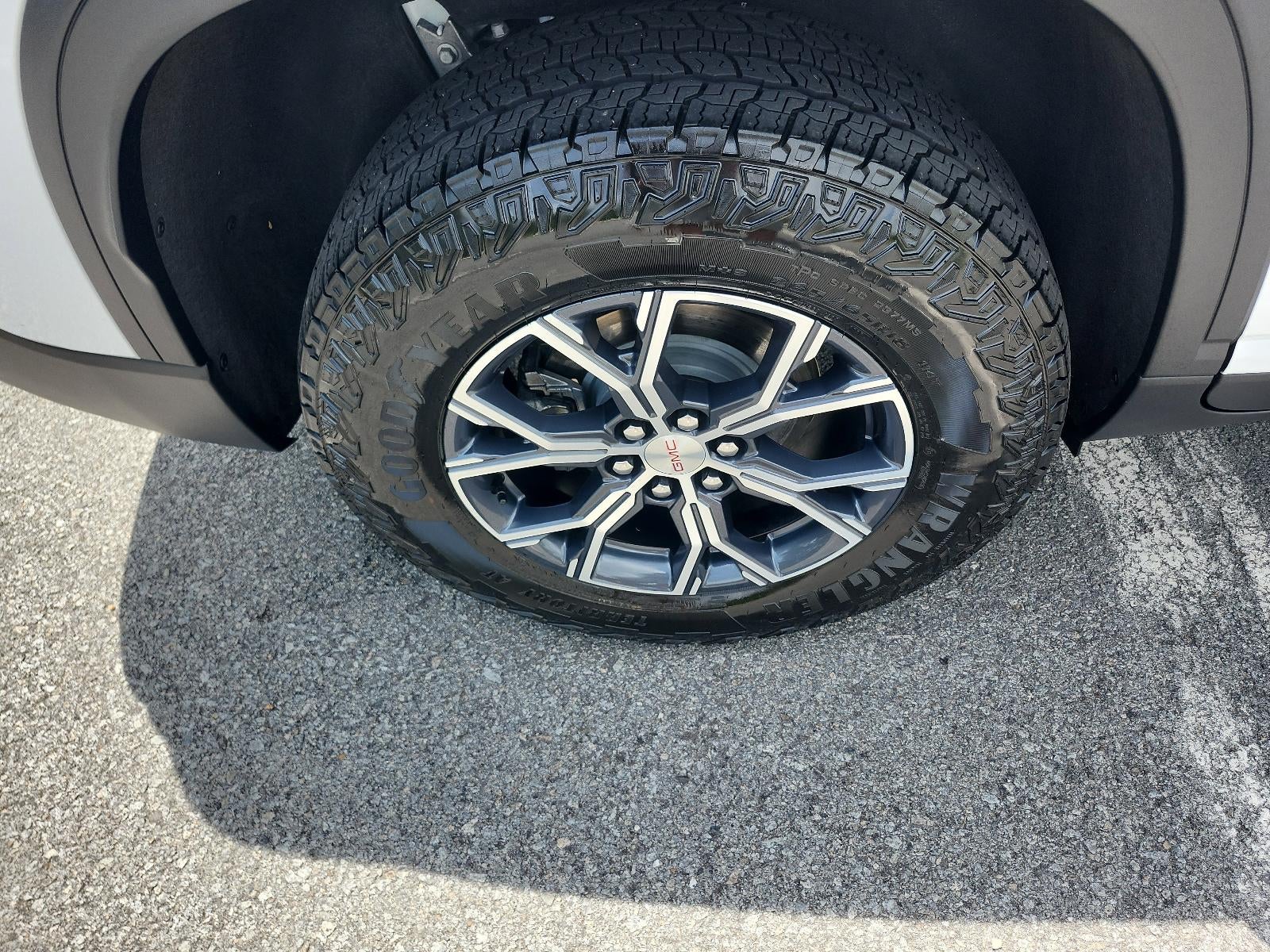 2026 GMC Acadia AT4 - Photo 6
