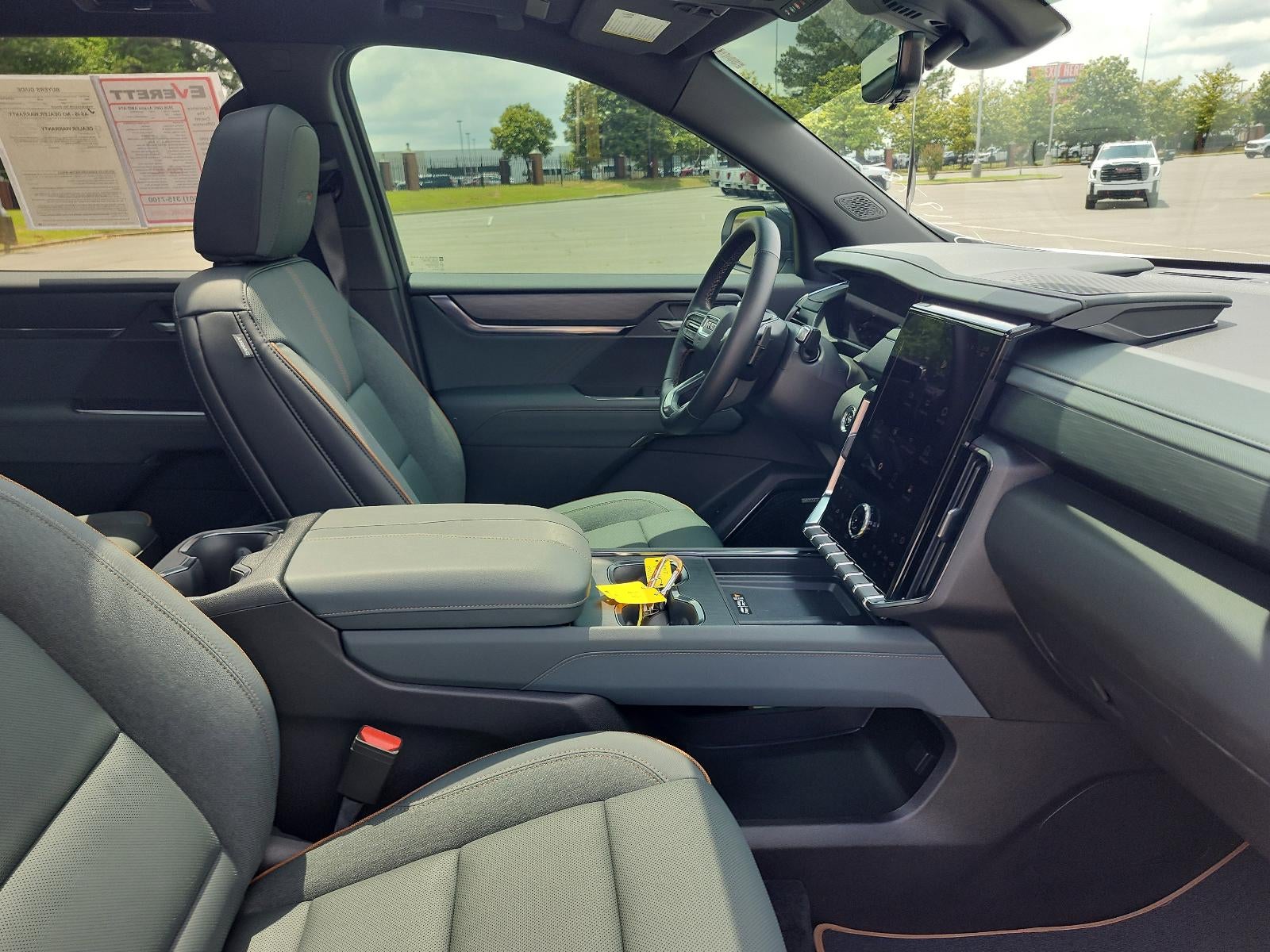 2026 GMC Acadia AT4 - Photo 7