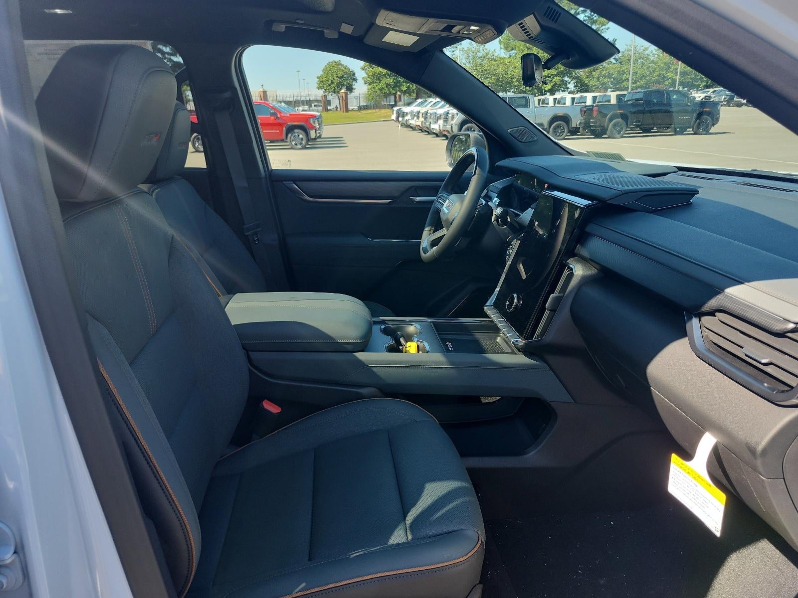 2026 GMC Acadia AWD AT4