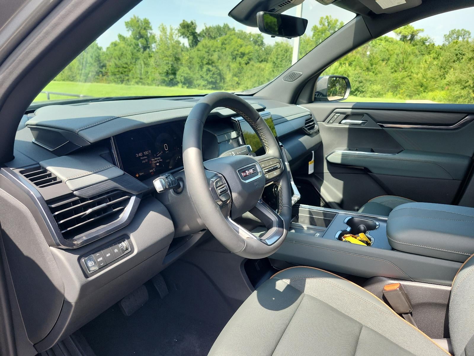 2026 GMC Acadia AWD AT4