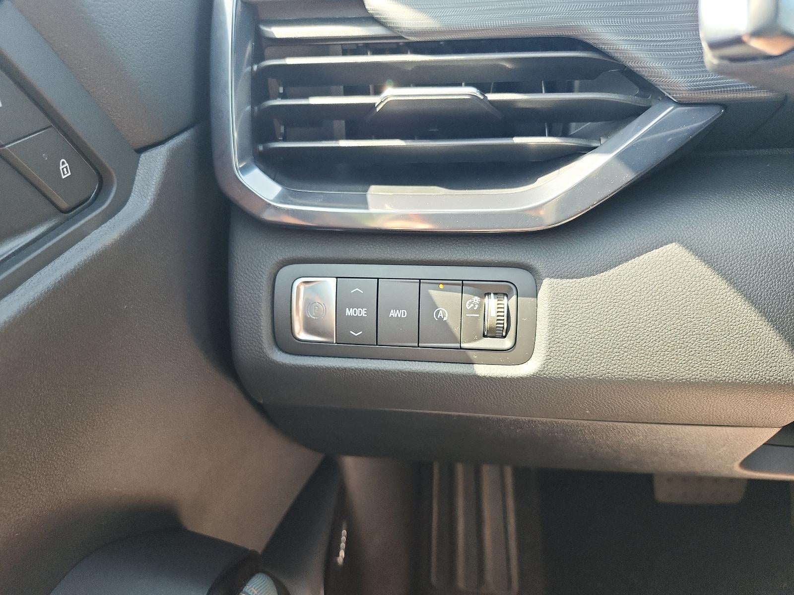 2026 GMC Acadia AWD AT4