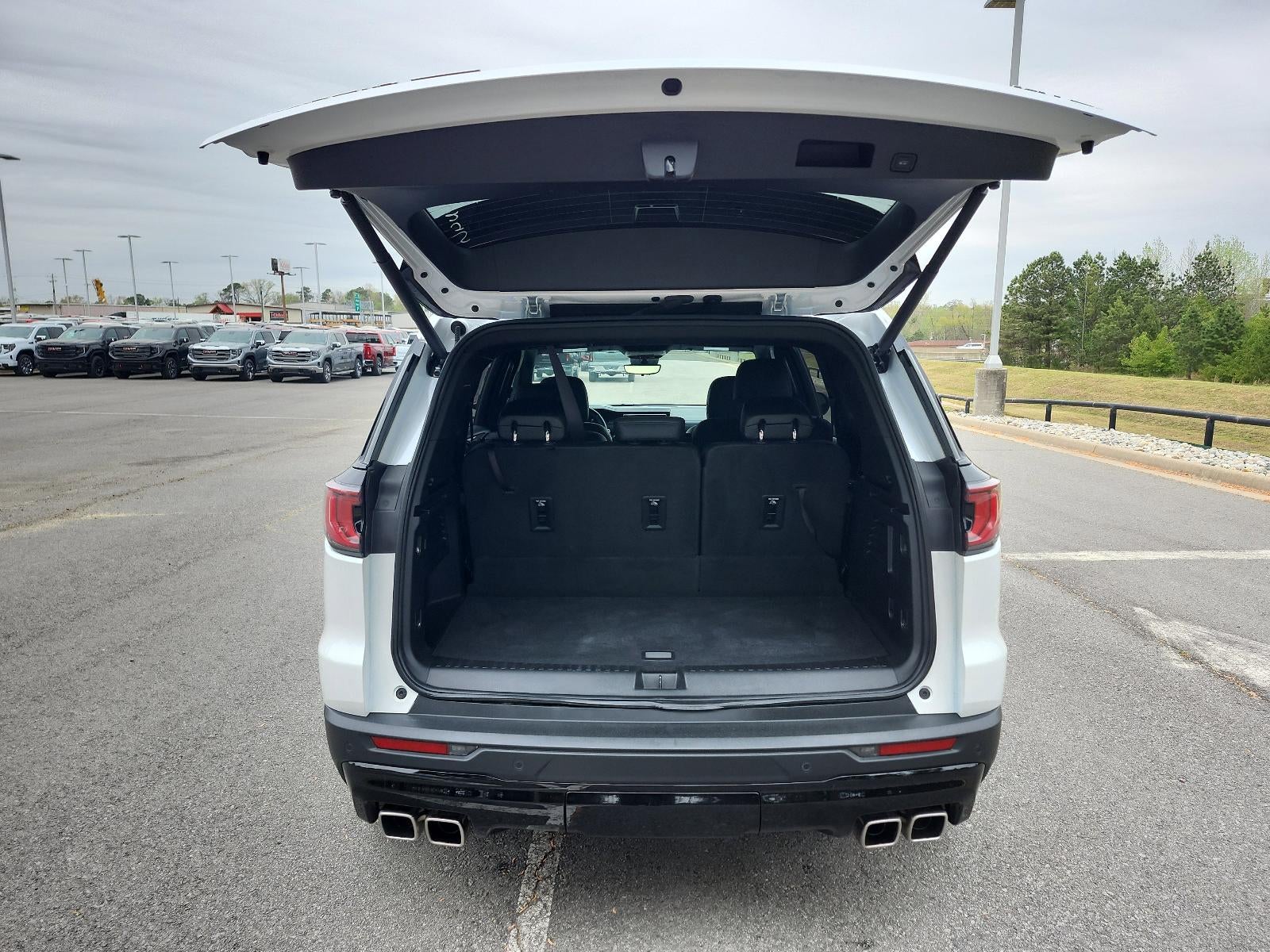 2025 GMC Acadia AWD AT4