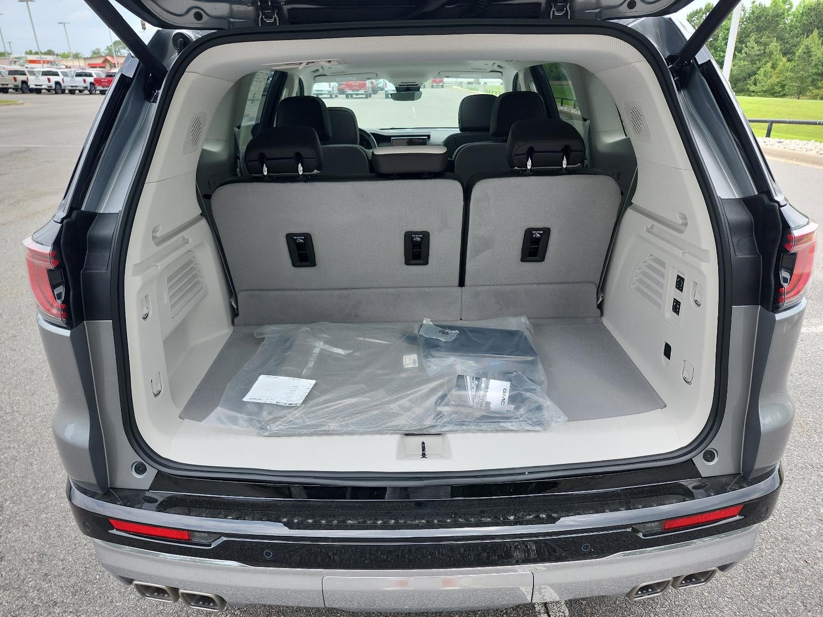 2026 GMC Acadia AWD Denali
