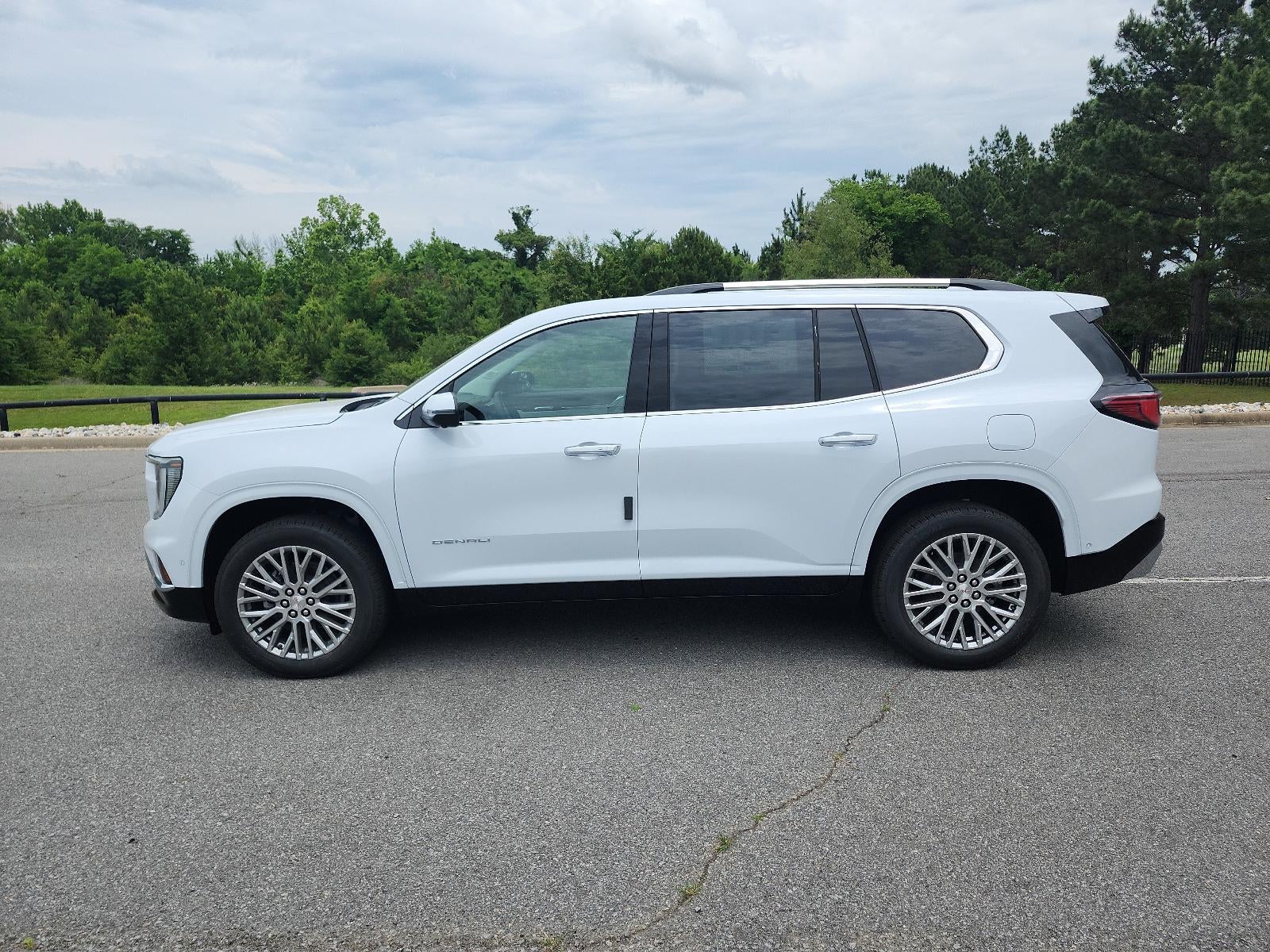 2026 GMC Acadia AWD Denali