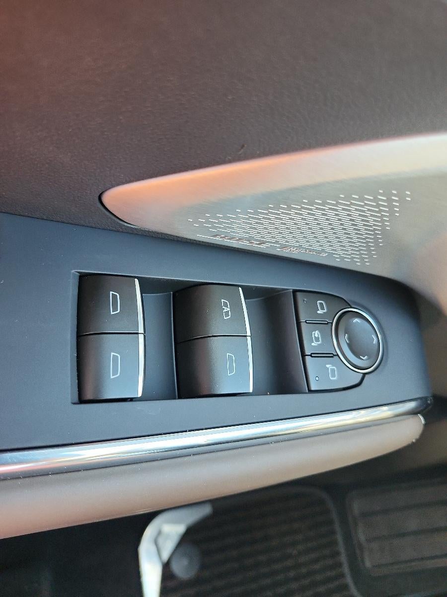 2027 GMC Acadia FWD Denali Ultimate