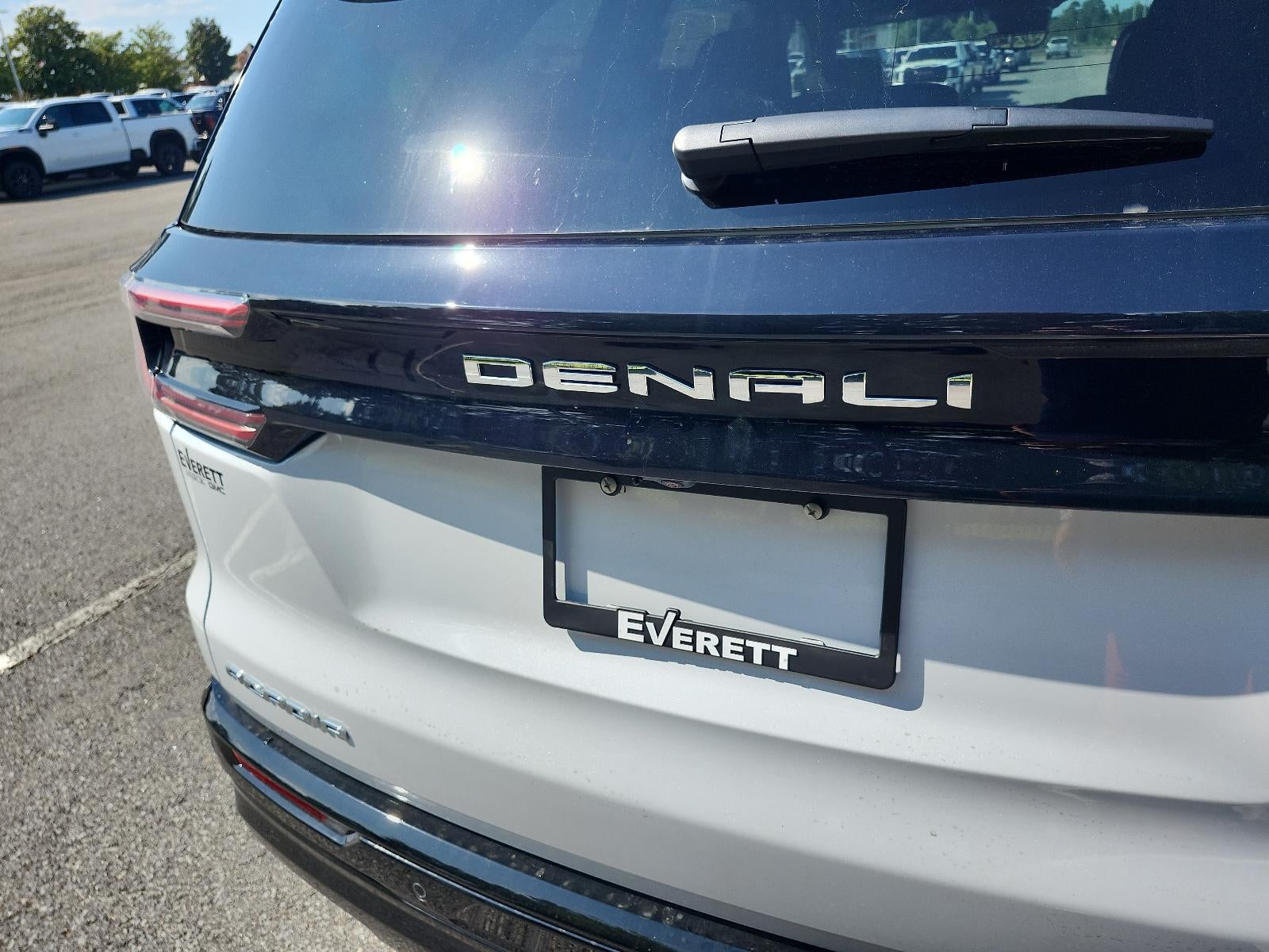 2027 GMC Acadia FWD Denali Ultimate