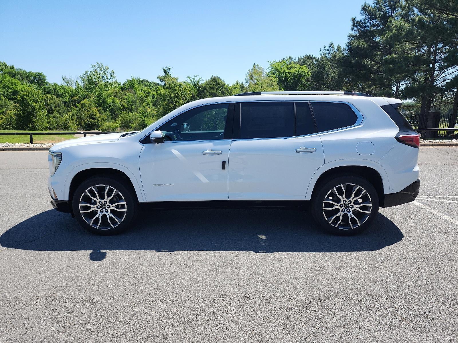 2026 GMC Acadia FWD Denali Ultimate
