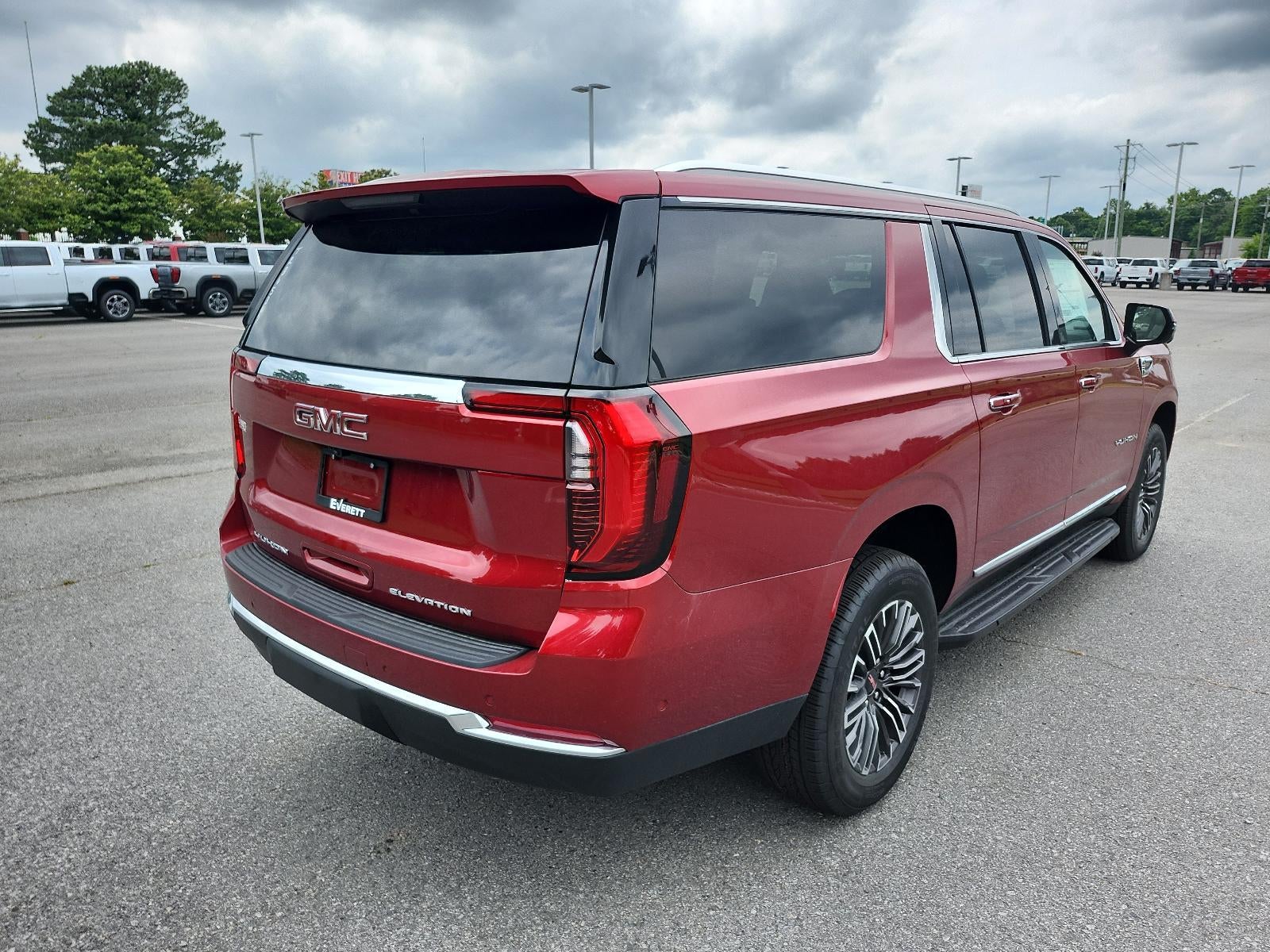 2026 GMC Yukon XL Elevation - Photo 3