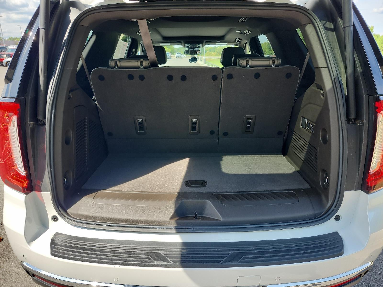 2023 GMC Yukon SLT - Photo 10