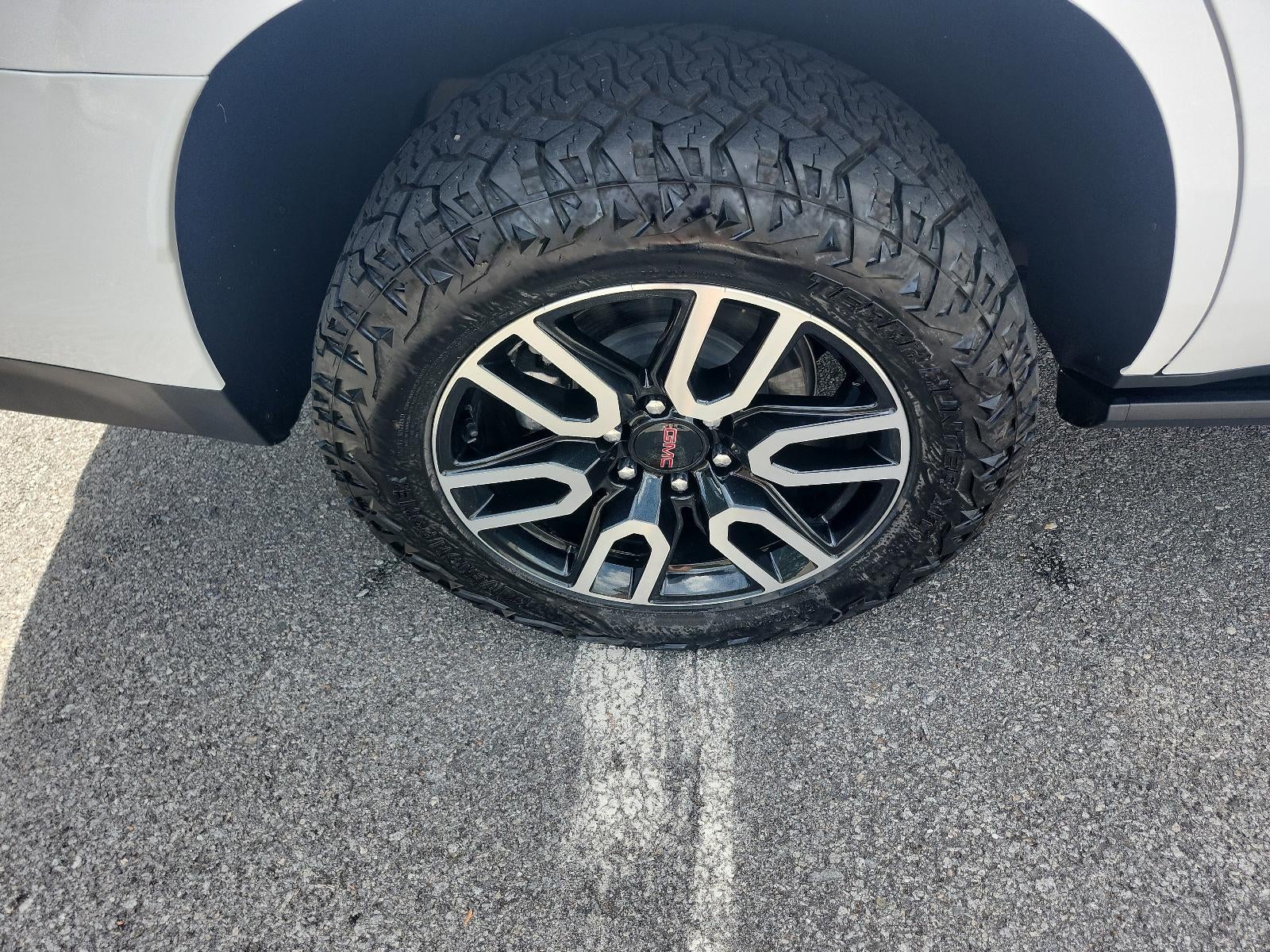 2024 GMC Yukon AT4