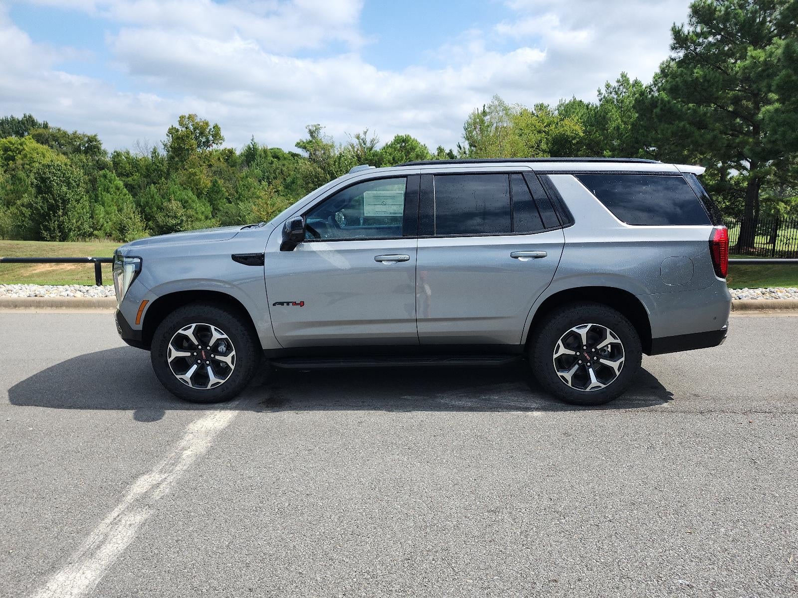 2027 GMC Yukon 4WD 4dr AT4