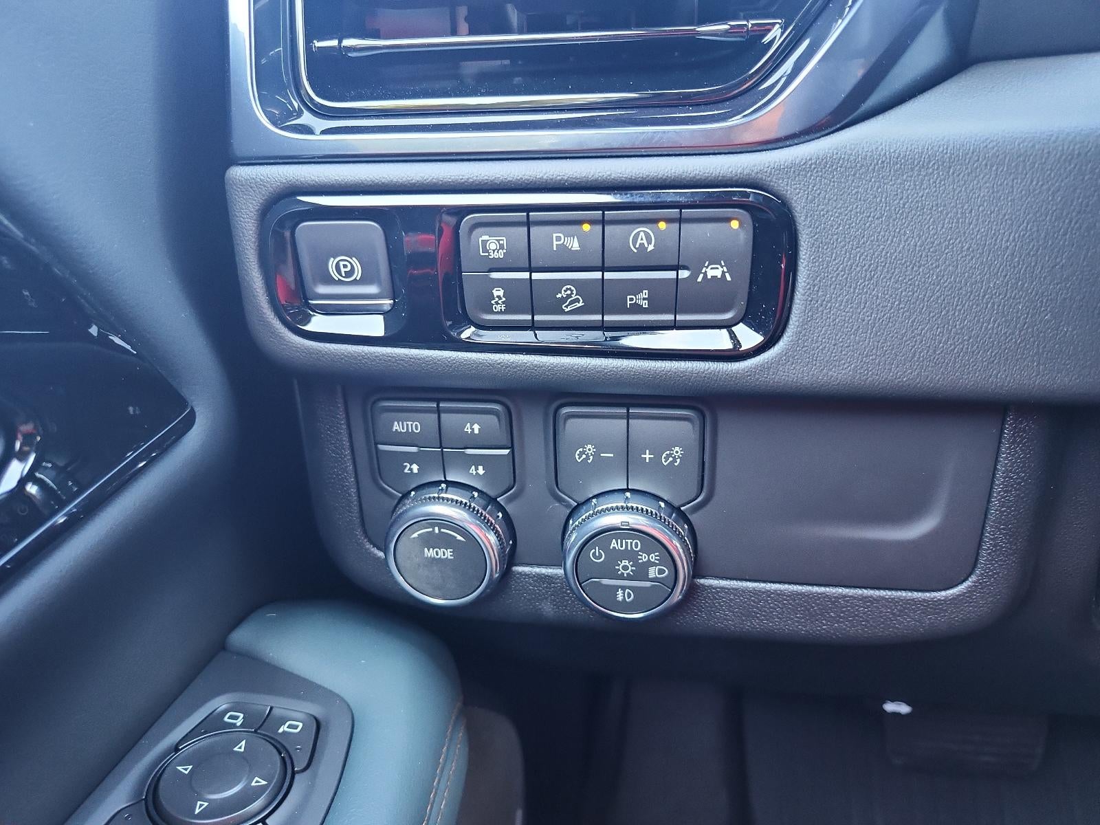 2027 GMC Yukon 4WD 4dr AT4