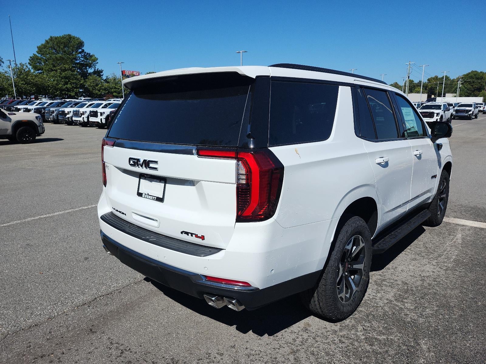 2027 GMC Yukon 4WD 4dr AT4
