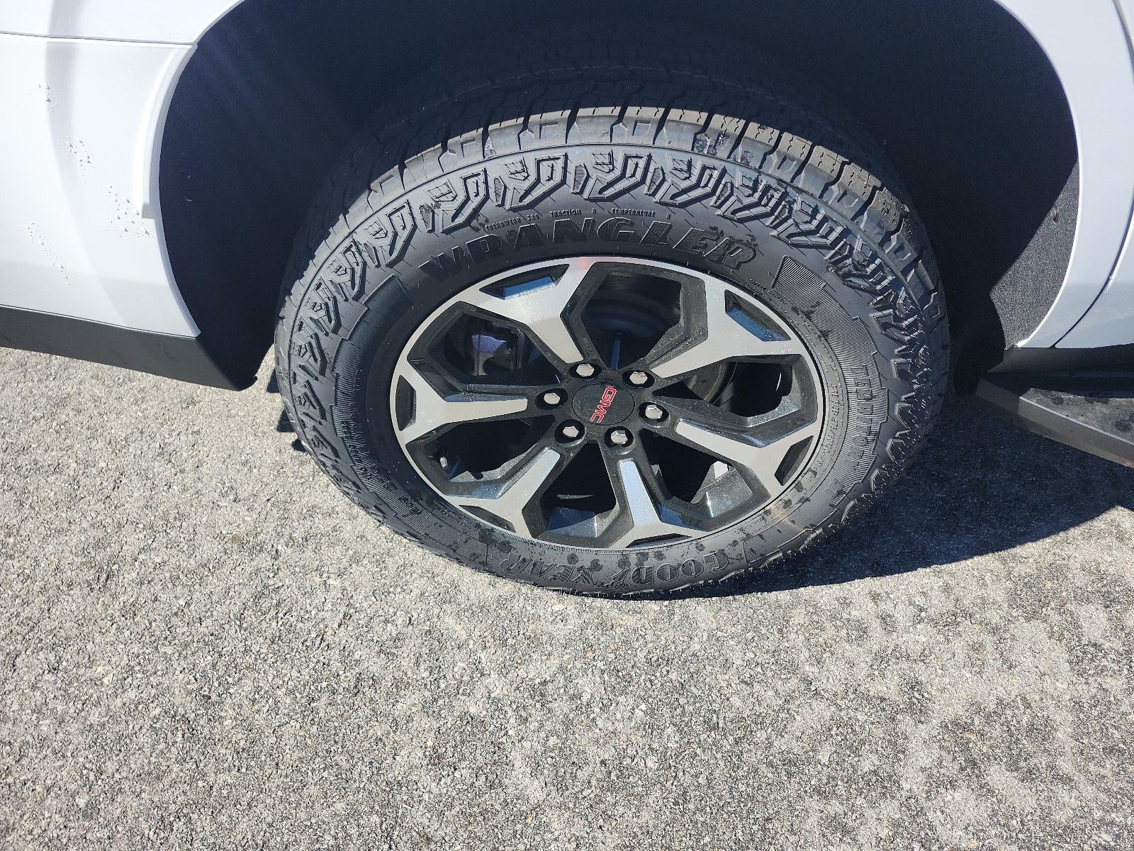2027 GMC Yukon 4WD 4dr AT4