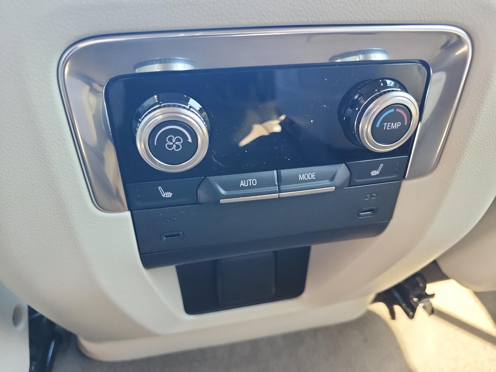 2027 GMC Yukon Denali - Photo 10