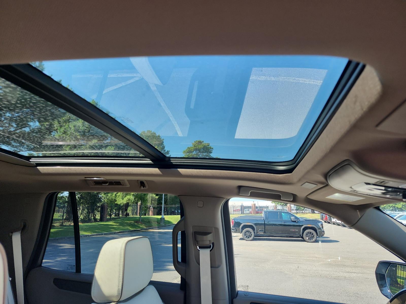 2027 GMC Yukon Denali - Photo 7