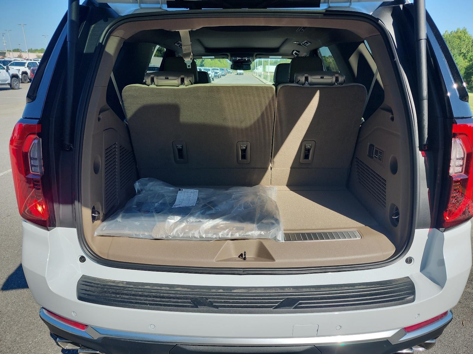 2027 GMC Yukon Denali - Photo 8