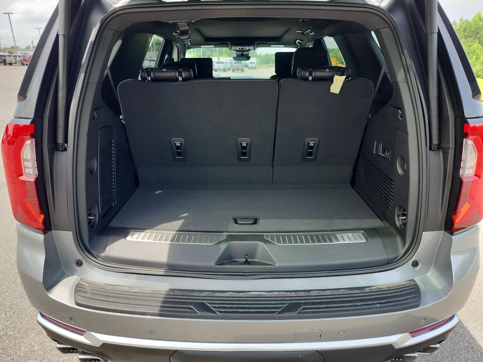2026 GMC Yukon Denali - Photo 8