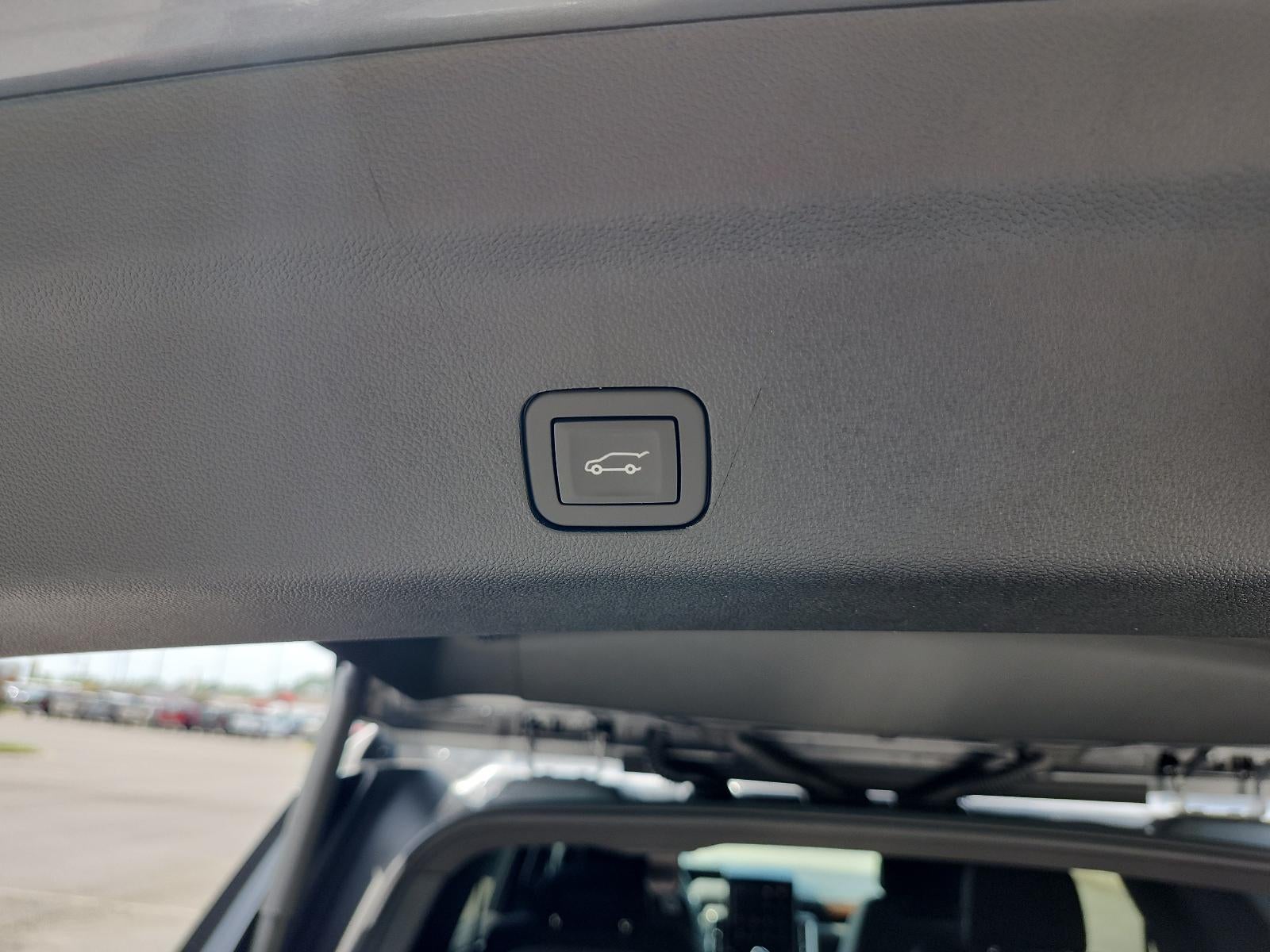 2026 GMC Yukon Denali - Photo 9