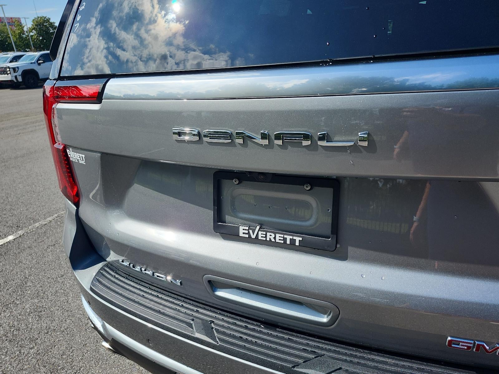2027 GMC Yukon 4WD 4dr Denali