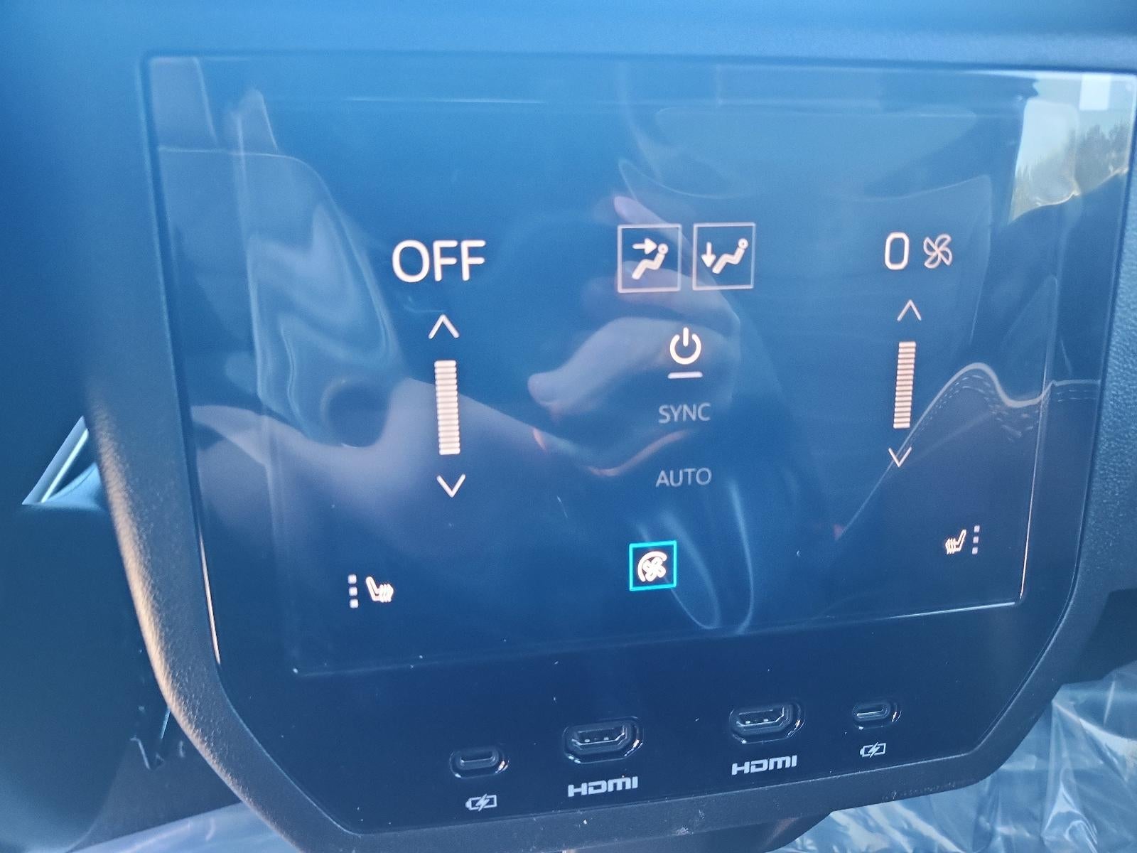 2027 GMC Yukon Denali Ultimate - Photo 12