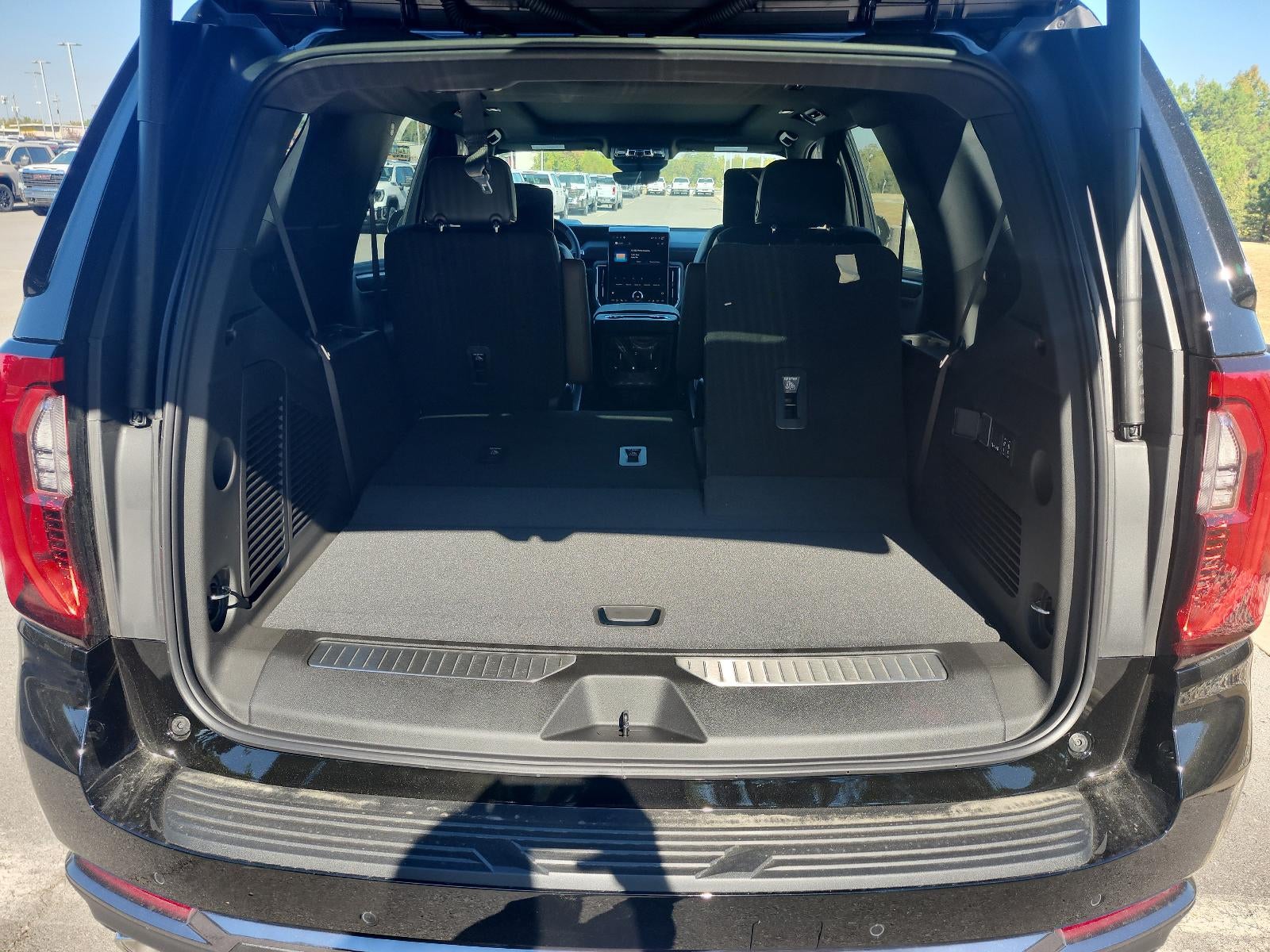 2027 GMC Yukon Denali Ultimate - Photo 9