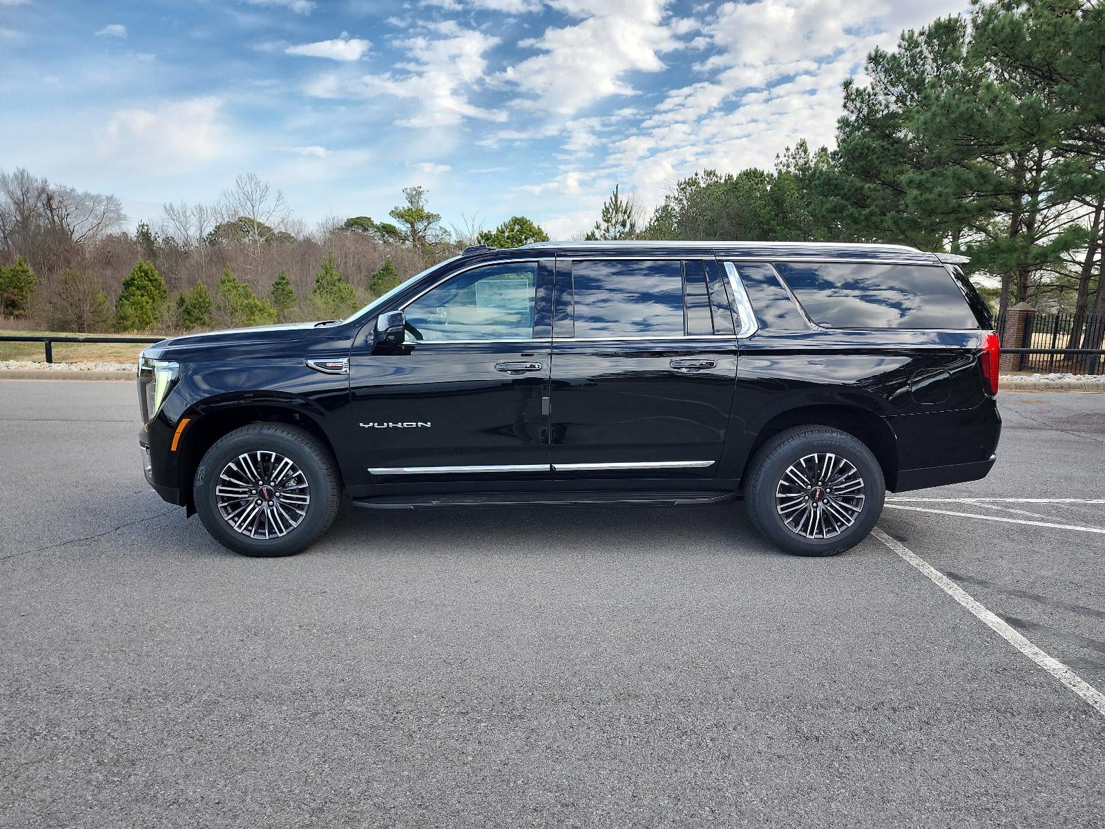 2026 GMC Yukon XL 4WD 4dr Elevation