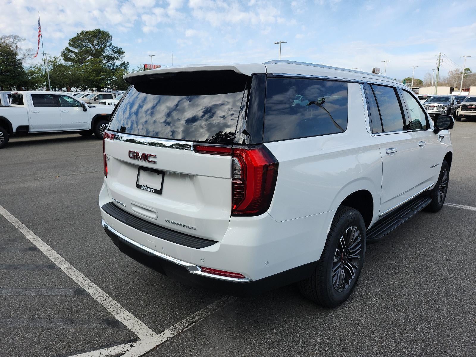 2026 GMC Yukon XL 4WD 4dr Elevation