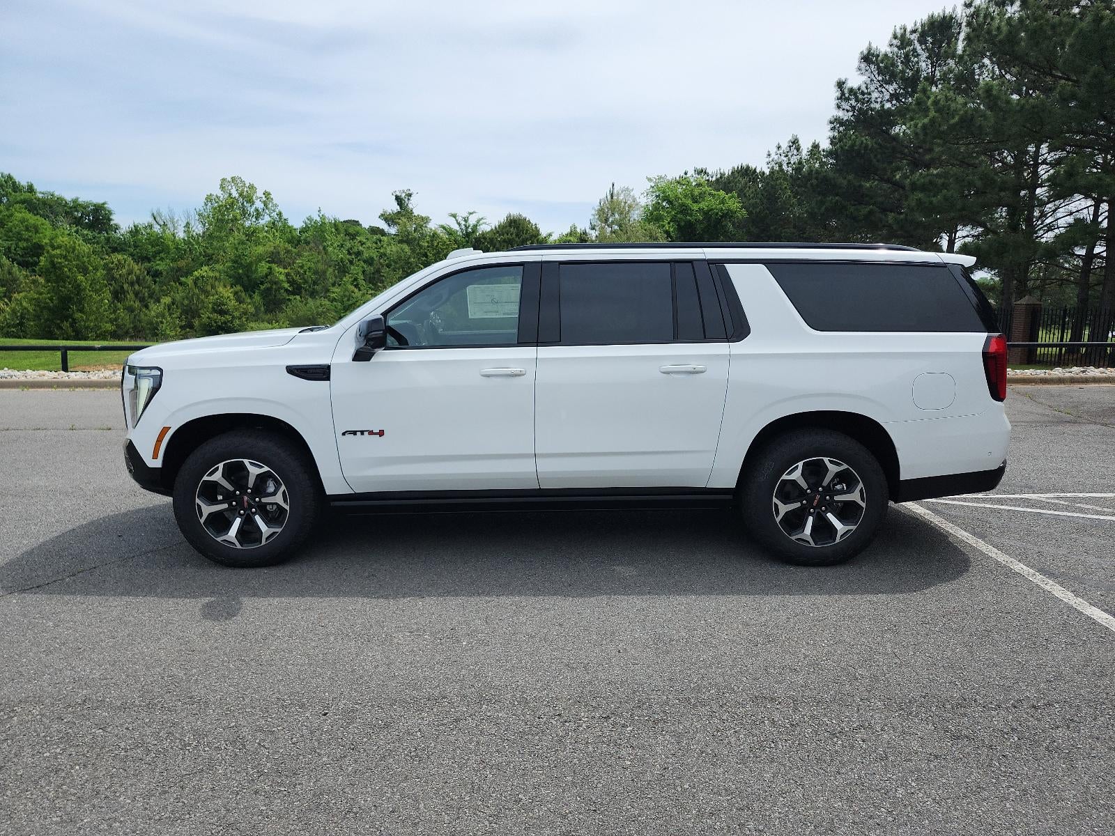 2026 GMC Yukon XL 4WD 4dr AT4