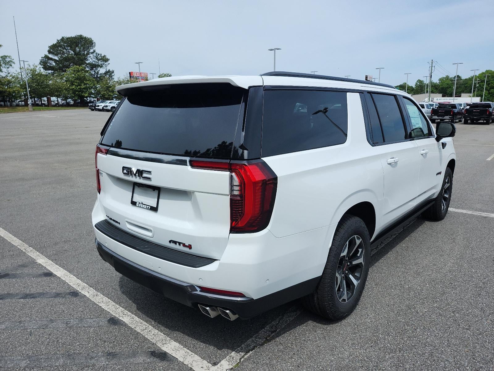 2026 GMC Yukon XL 4WD 4dr AT4