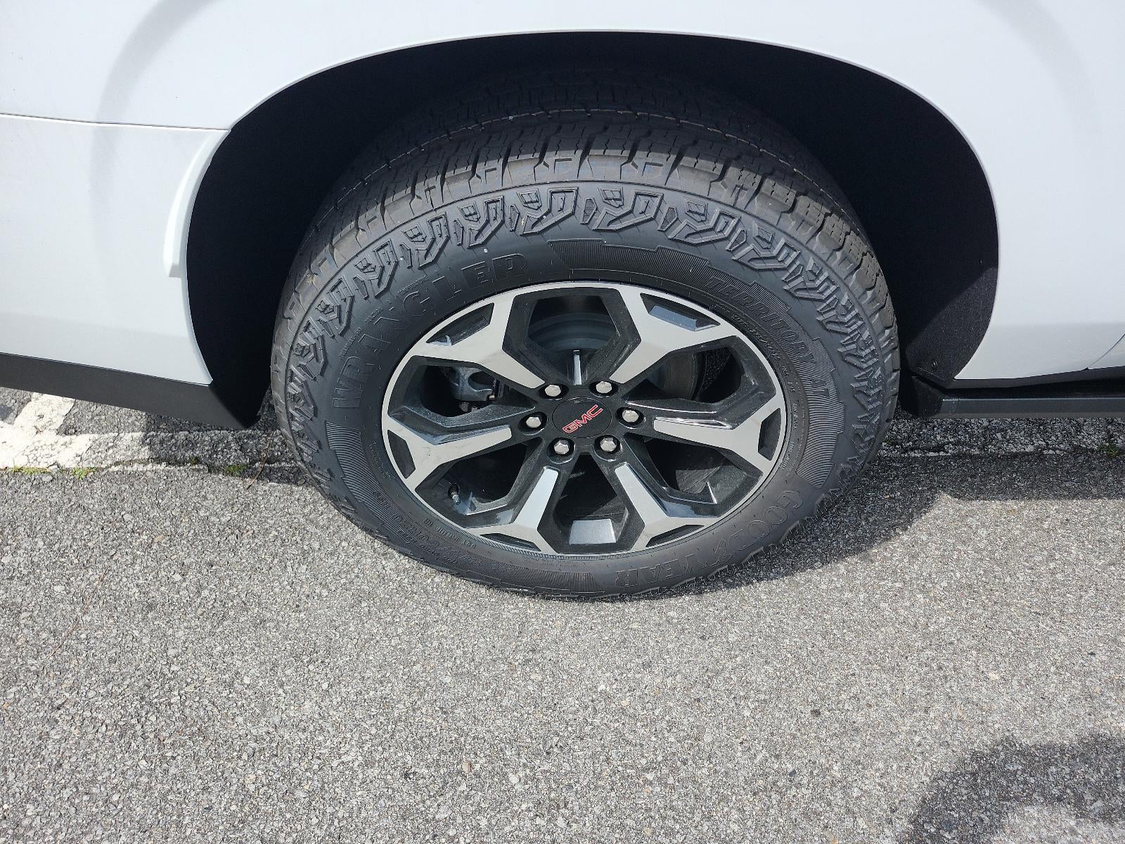 2026 GMC Yukon XL 4WD 4dr AT4