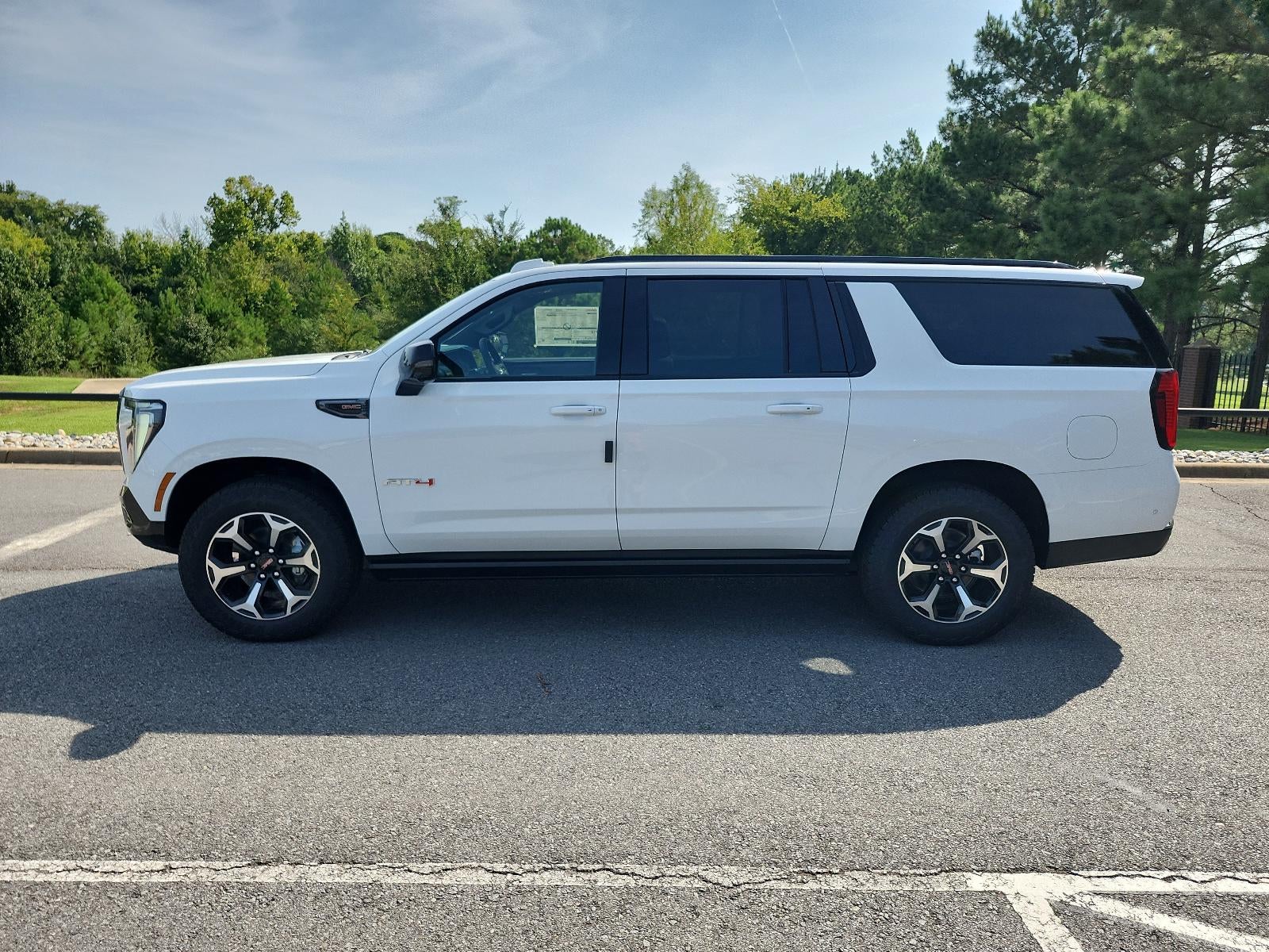 2026 GMC Yukon XL 4WD 4dr AT4