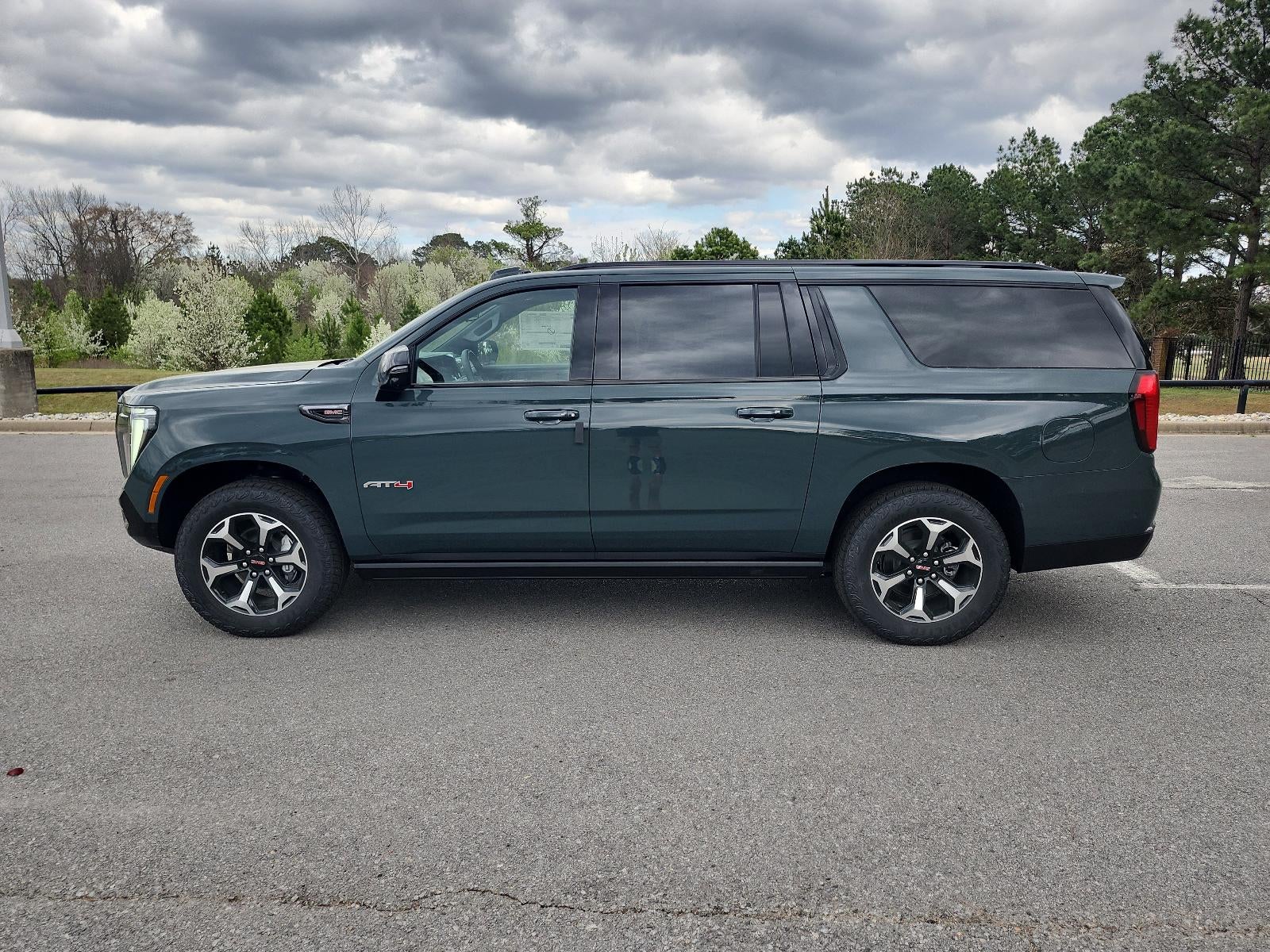 2026 GMC Yukon XL 4WD 4dr AT4