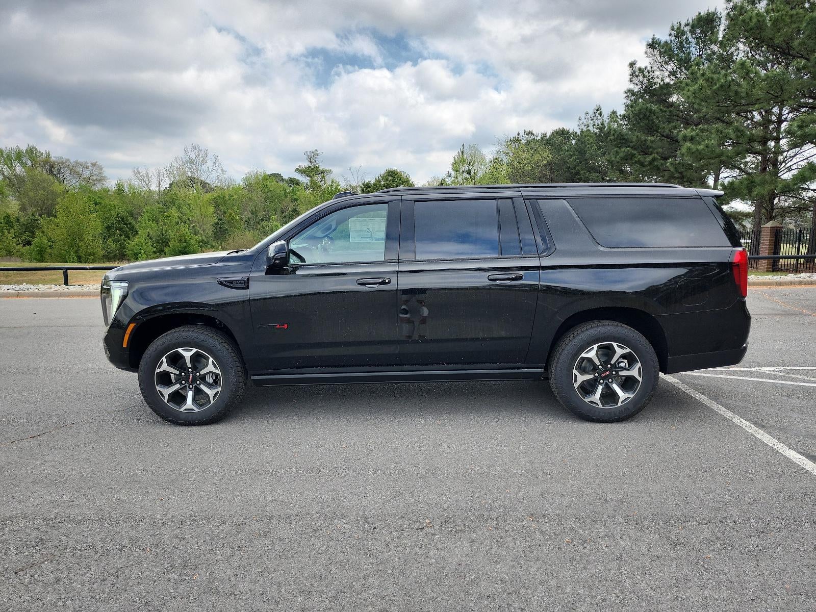 2026 GMC Yukon XL 4WD 4dr AT4