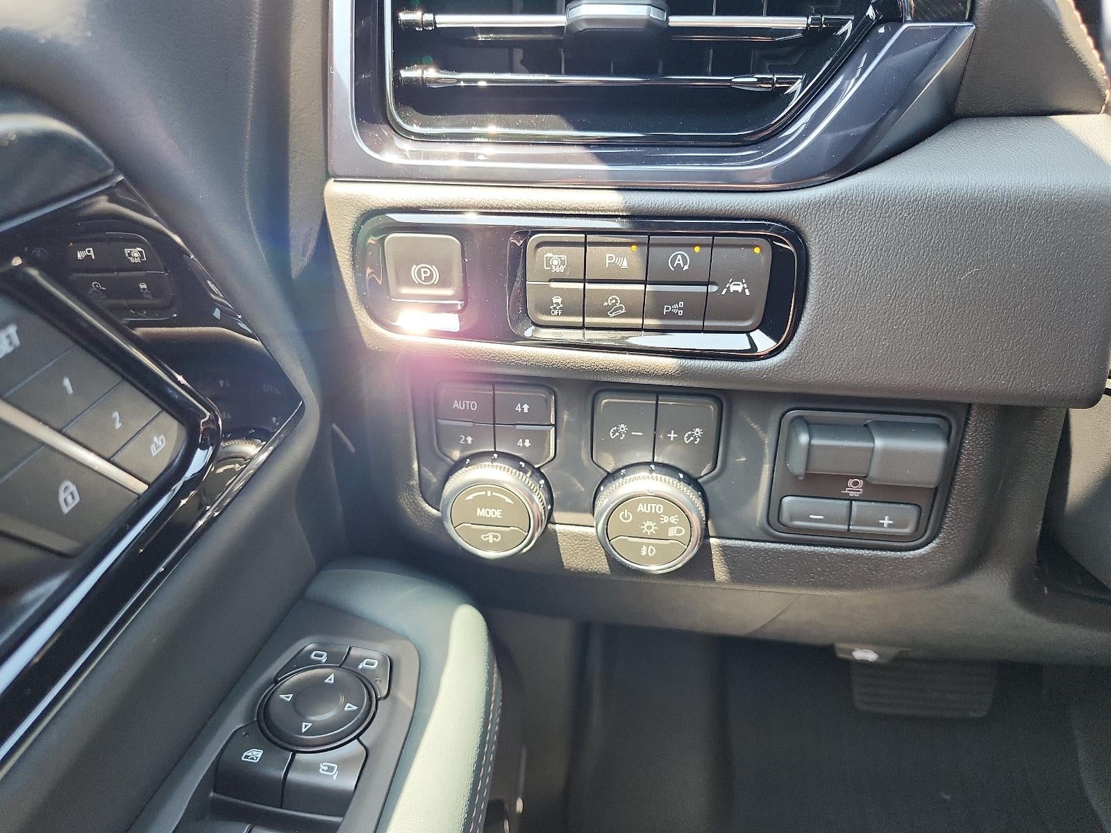 2026 GMC Yukon XL 4WD 4dr AT4